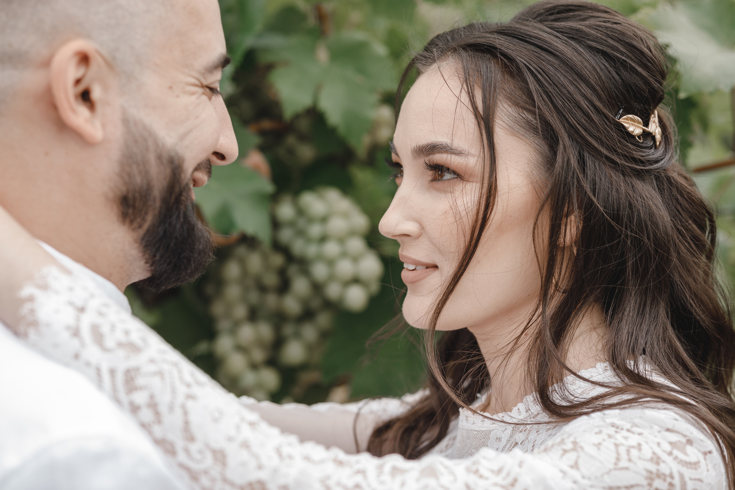 Фотосессия красивой пары в винограднике. Свадебный фотограф в Крыму и Севастополе — Белов Виталий