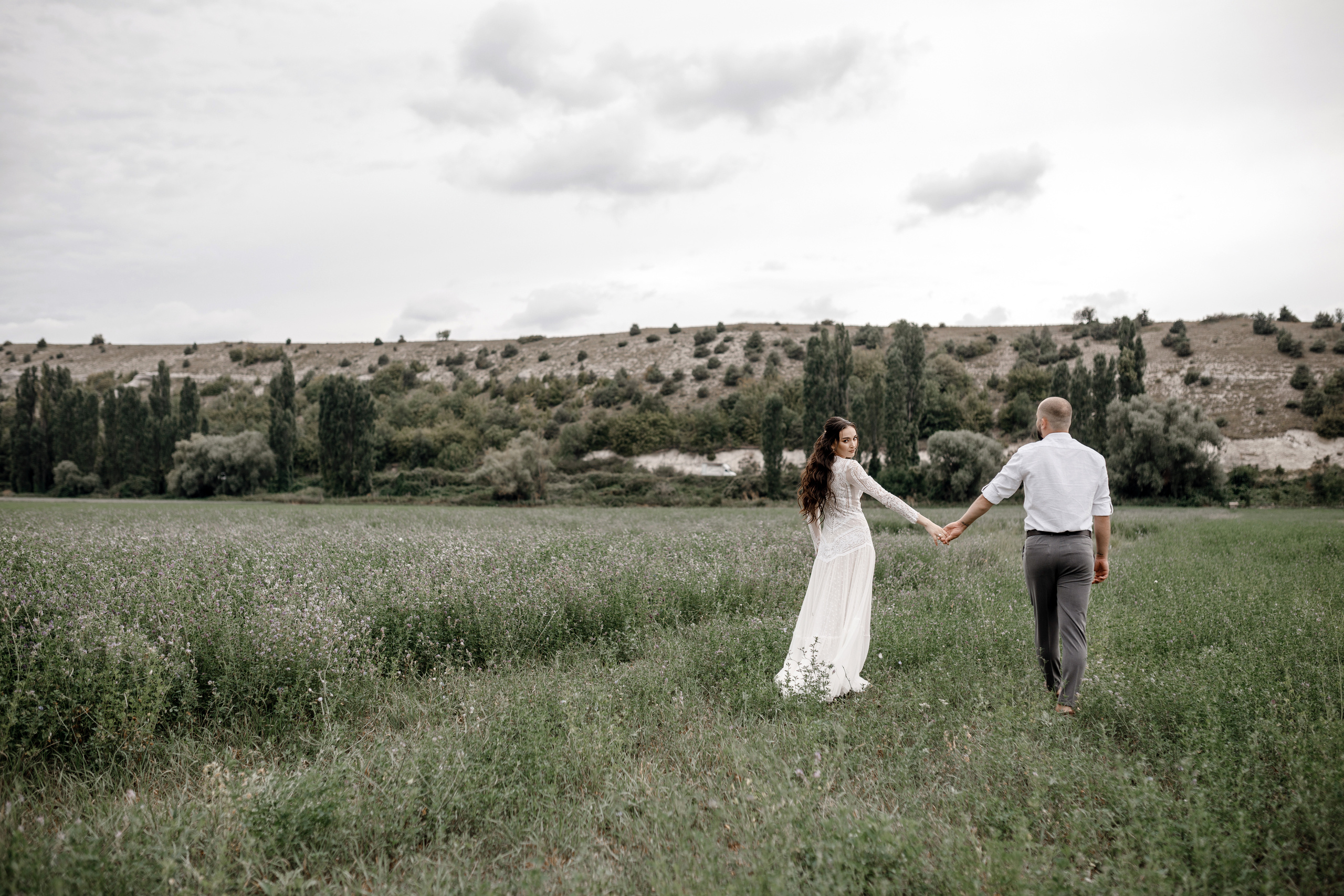 Фотосессия красивой пары в винограднике. Свадебный фотограф в Крыму и Севастополе — Белов Виталий