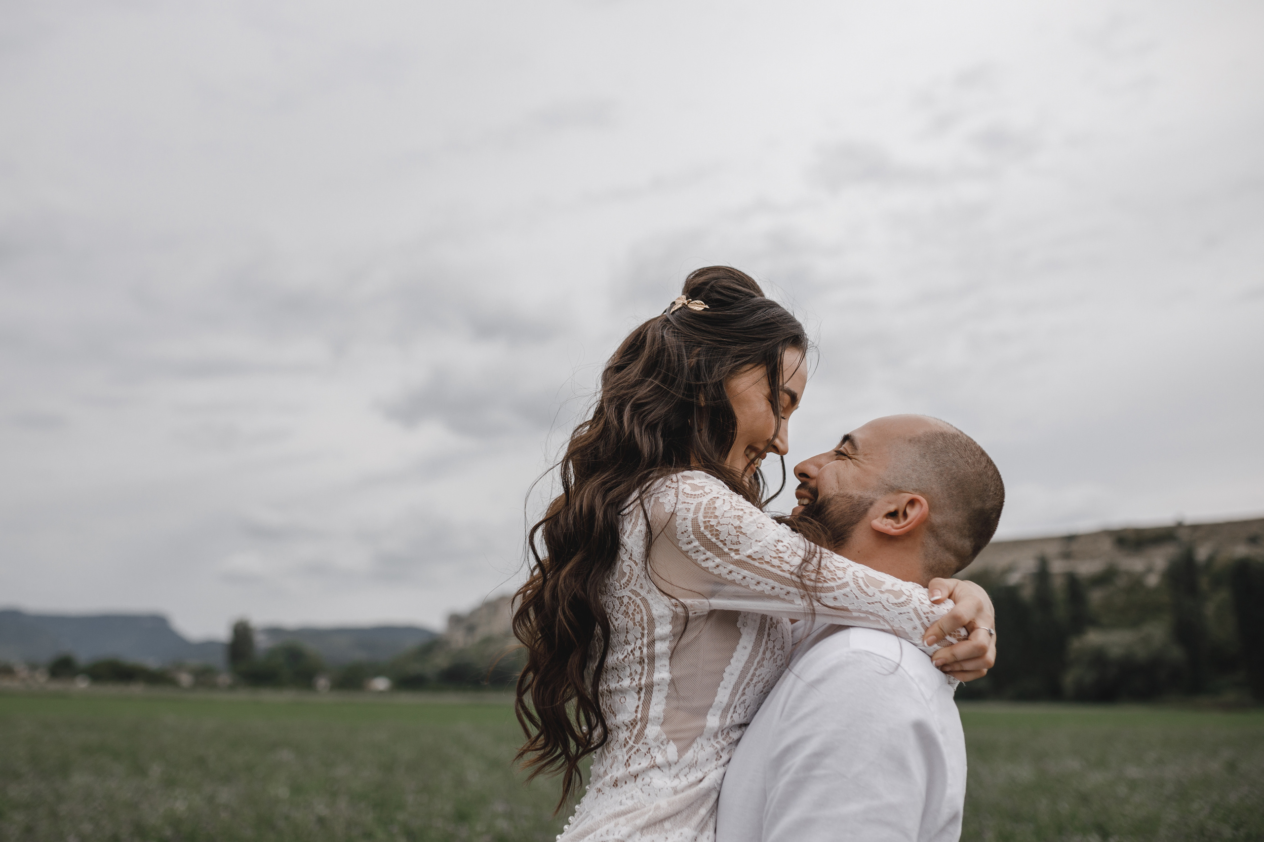 Фотосессия красивой пары в винограднике. Свадебный фотограф в Крыму и Севастополе — Белов Виталий