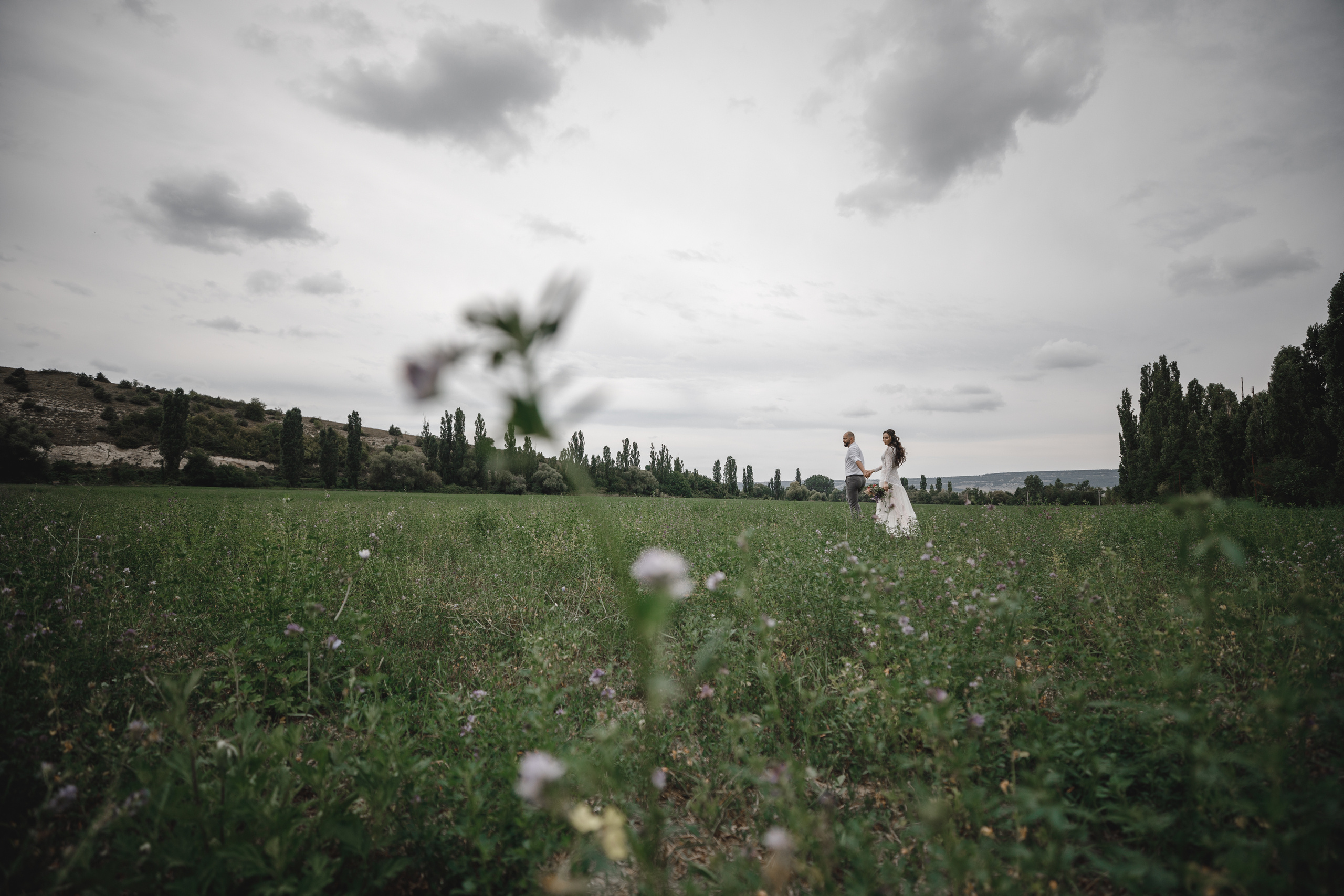 Фотосессия красивой пары в винограднике. Свадебный фотограф в Крыму и Севастополе — Белов Виталий