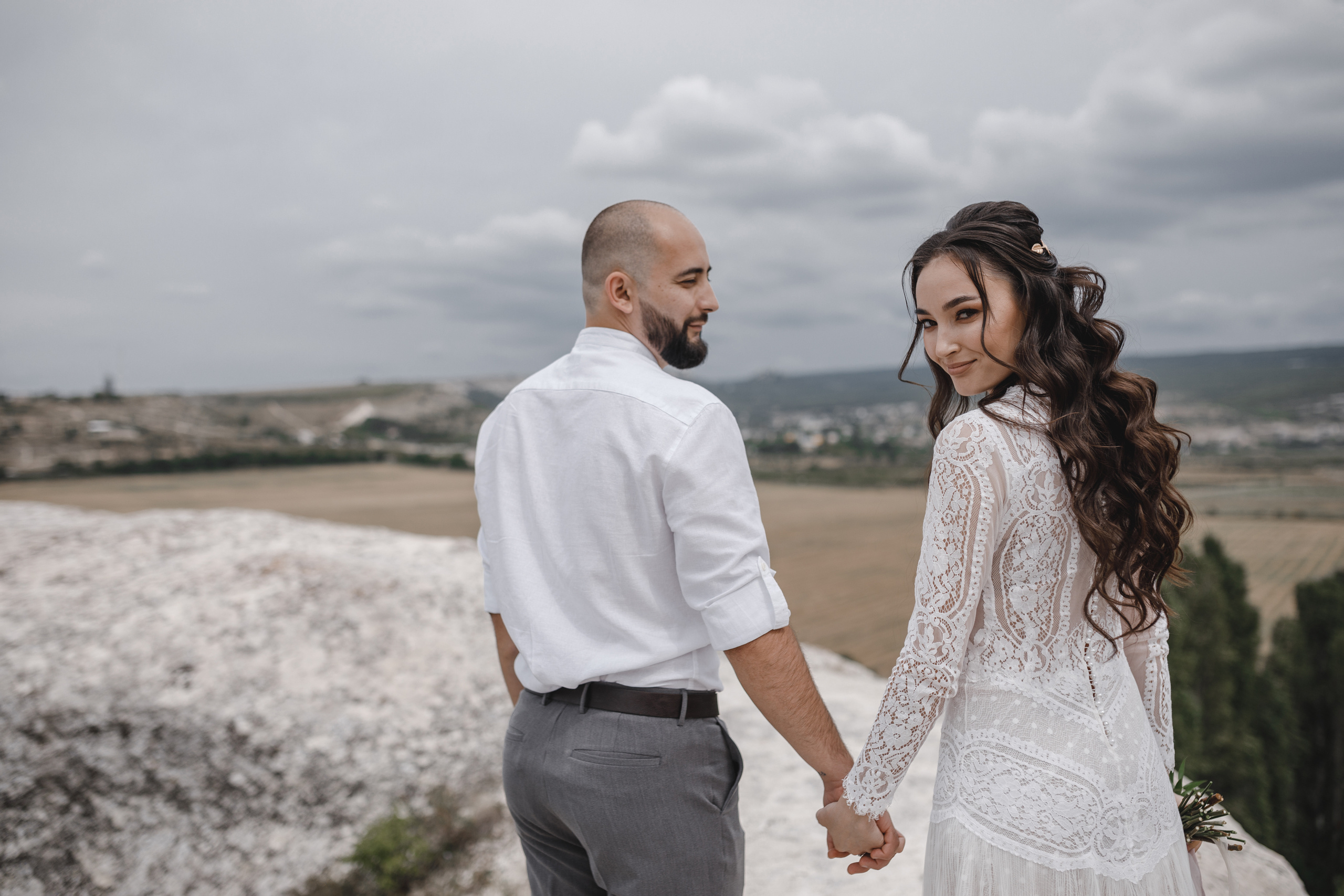 Фотосессия красивой пары в винограднике. Свадебный фотограф в Крыму и Севастополе — Белов Виталий