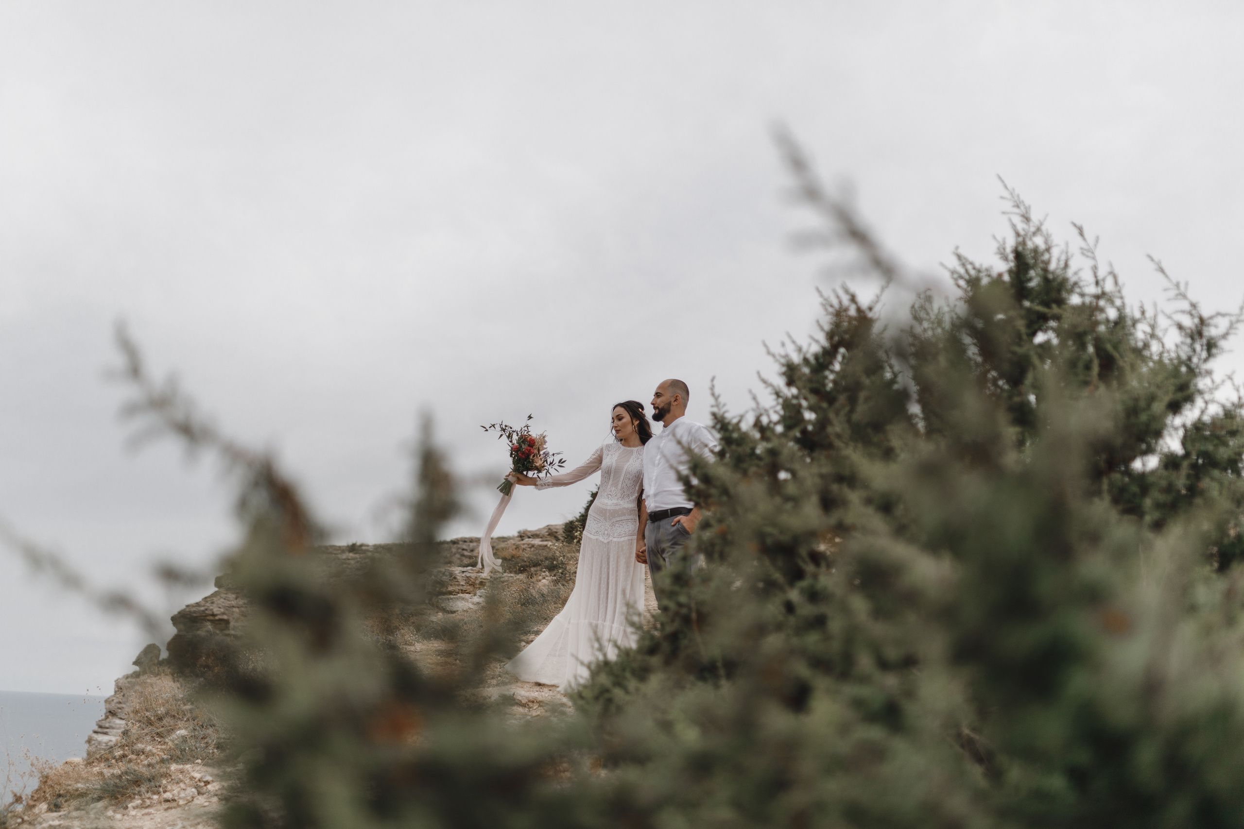 Фотосессия красивой пары в винограднике. Свадебный фотограф в Крыму и Севастополе — Белов Виталий