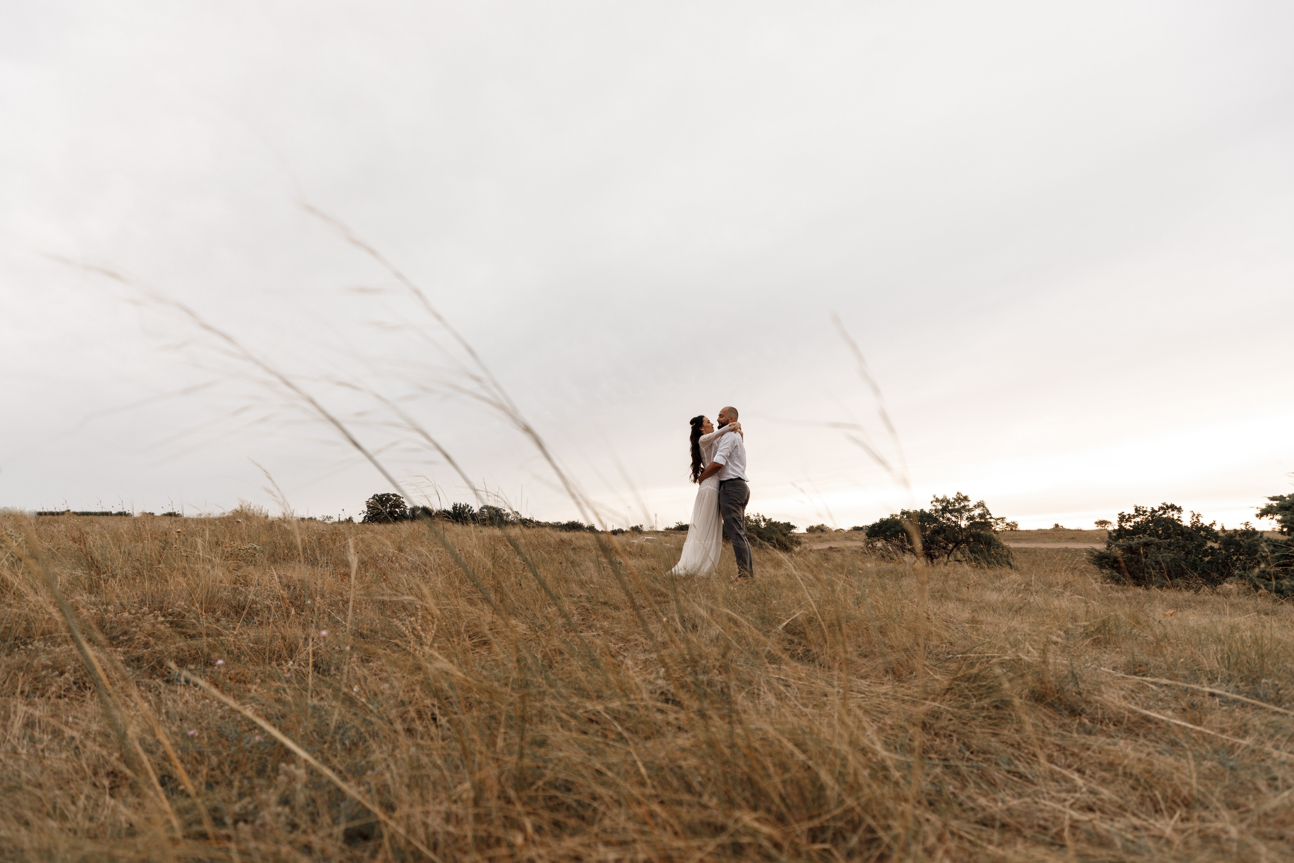 Фотосессия красивой пары в винограднике. Свадебный фотограф в Крыму и Севастополе — Белов Виталий