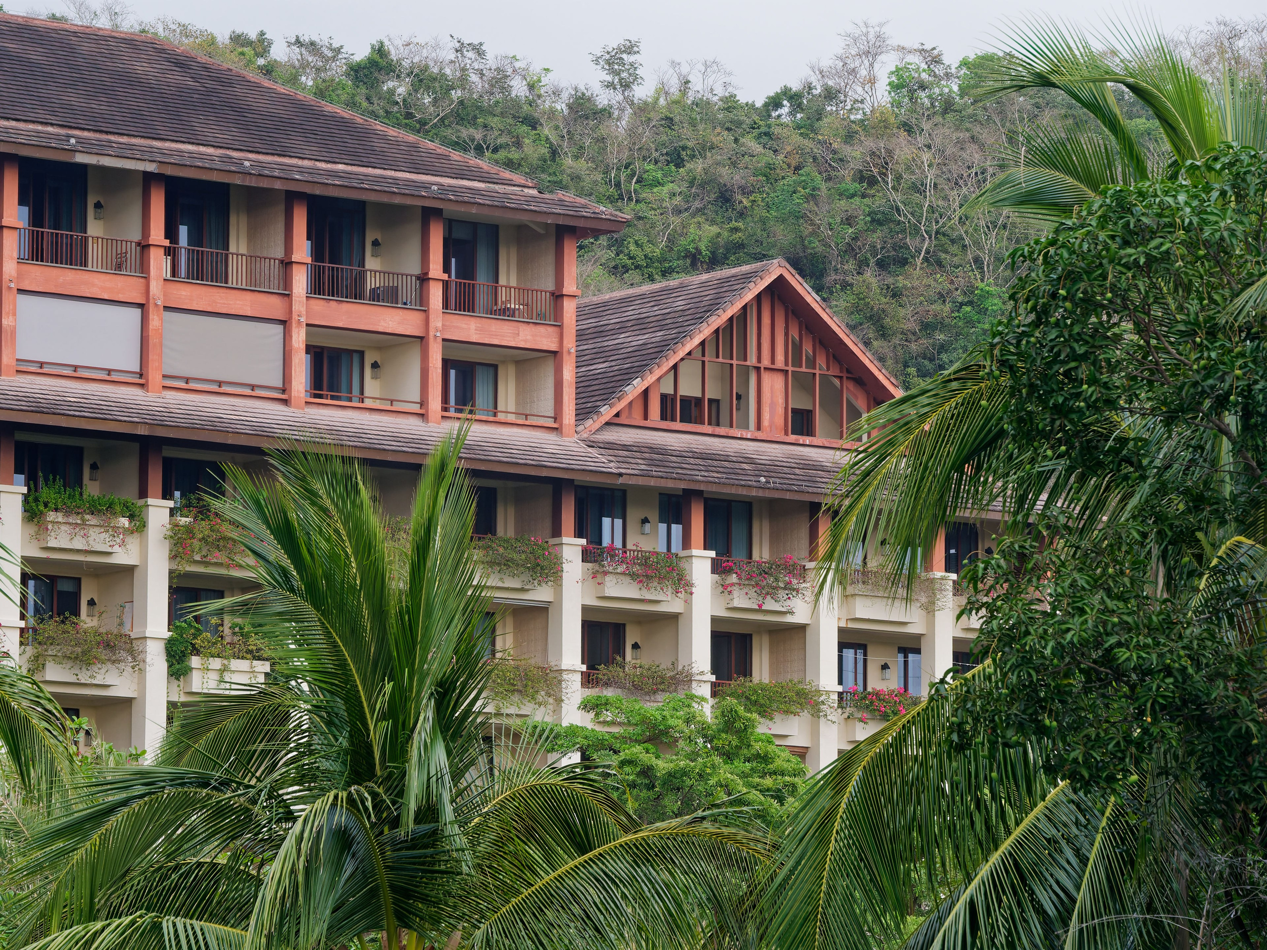 Хайнань 2026, отель «Stony Brook Villa Jianguo Resort Sanya 4*». Фотопрогулки по Миру