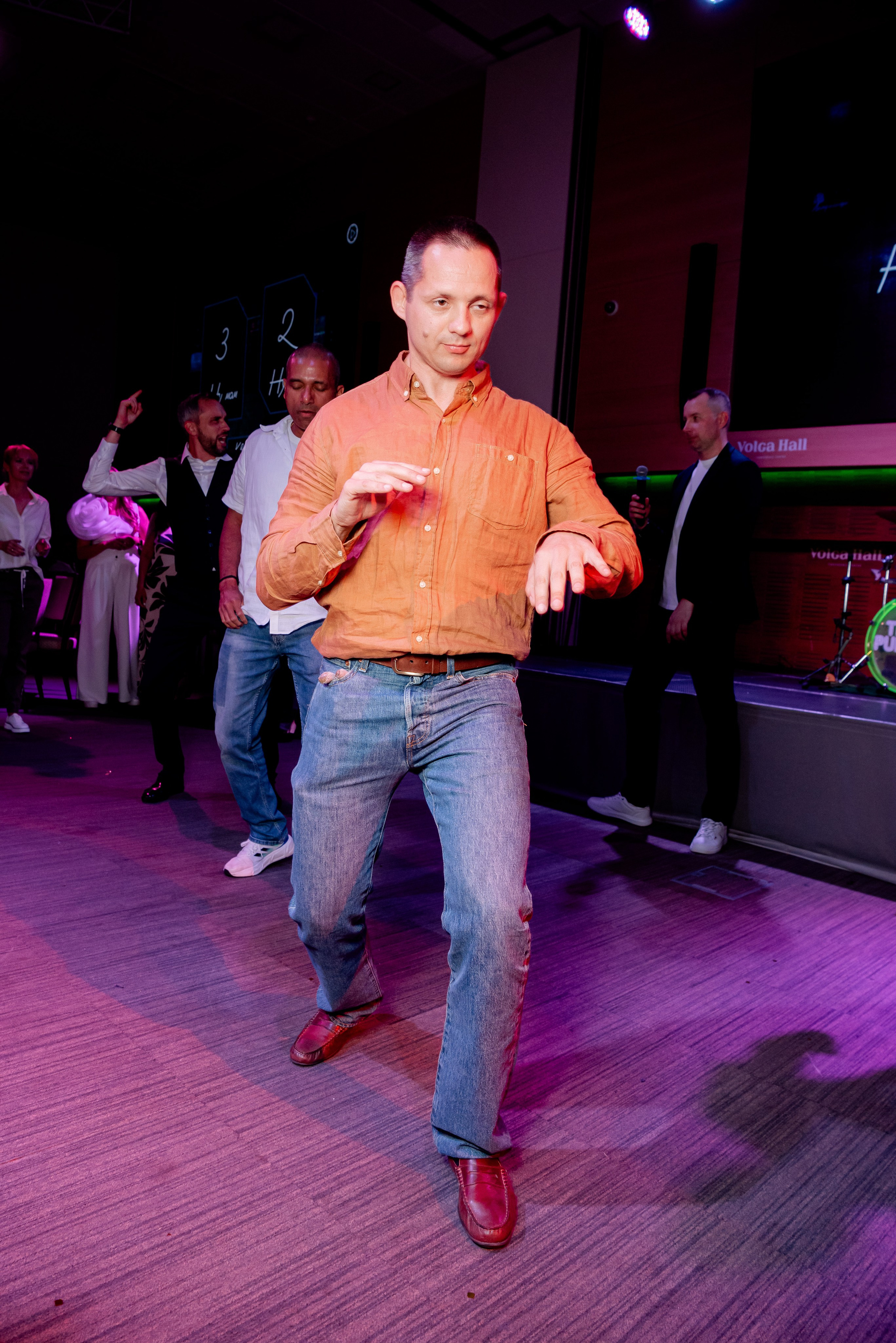 5 Лицей. Вручение и Банкет. Музкомедия и Сити Холл. Фотограф в Волгограде и Волжском Александр Горбань