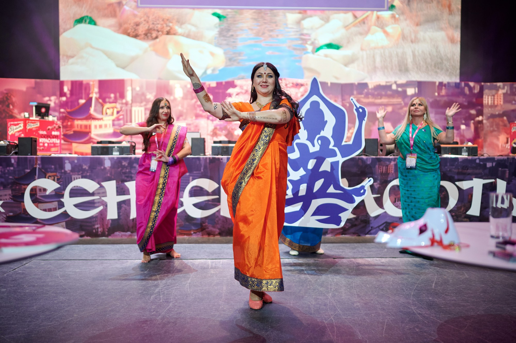 Магнит Косметик — конкурс «Золотой Магазин». Мезенцев Евгений фотограф