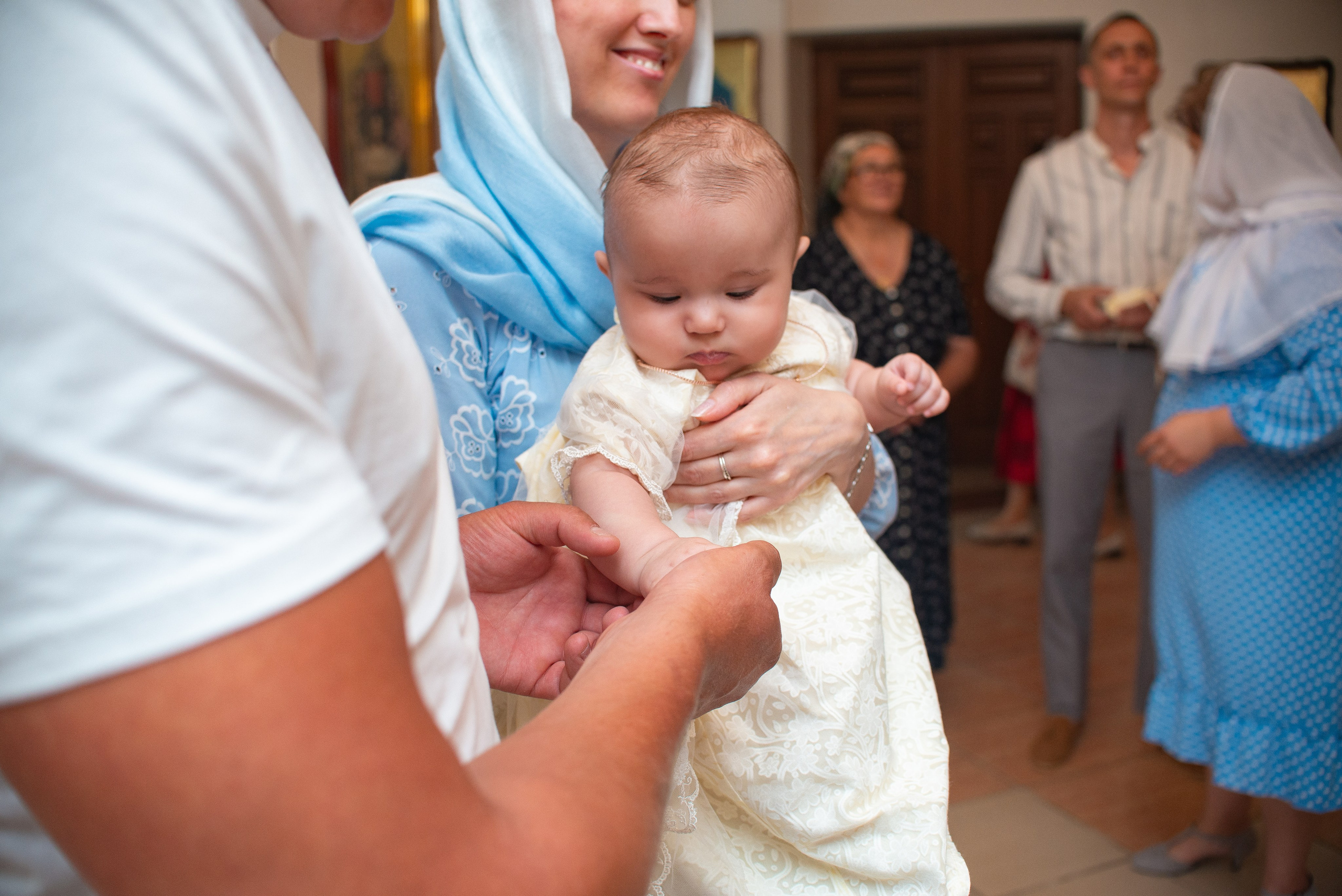 Крещение Машеньки в хр.Преображения Господня. Семейный фотограф на выписку из роддома и крещение Минск Настя Гришук