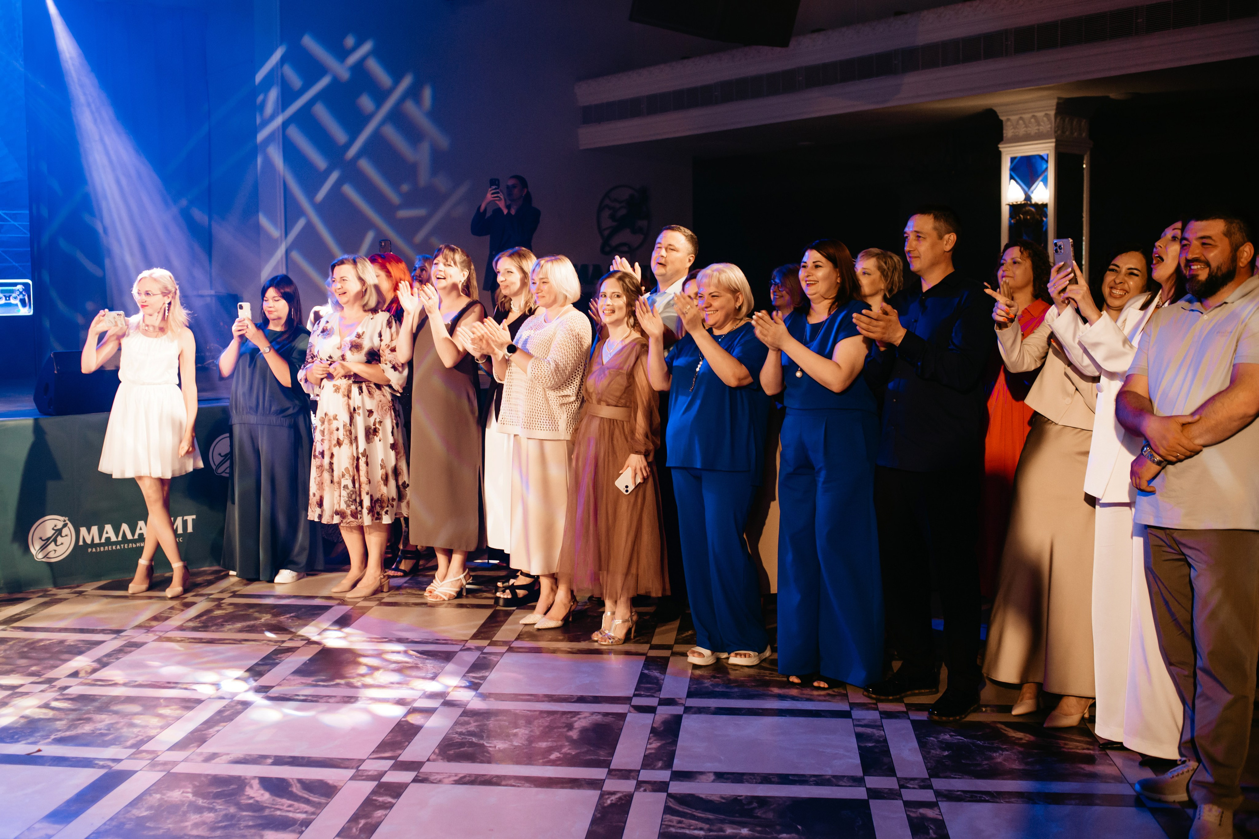 Выпускной 2025 (9класс) 124 школа. Фотограф в Челябинске Ополихина Анна