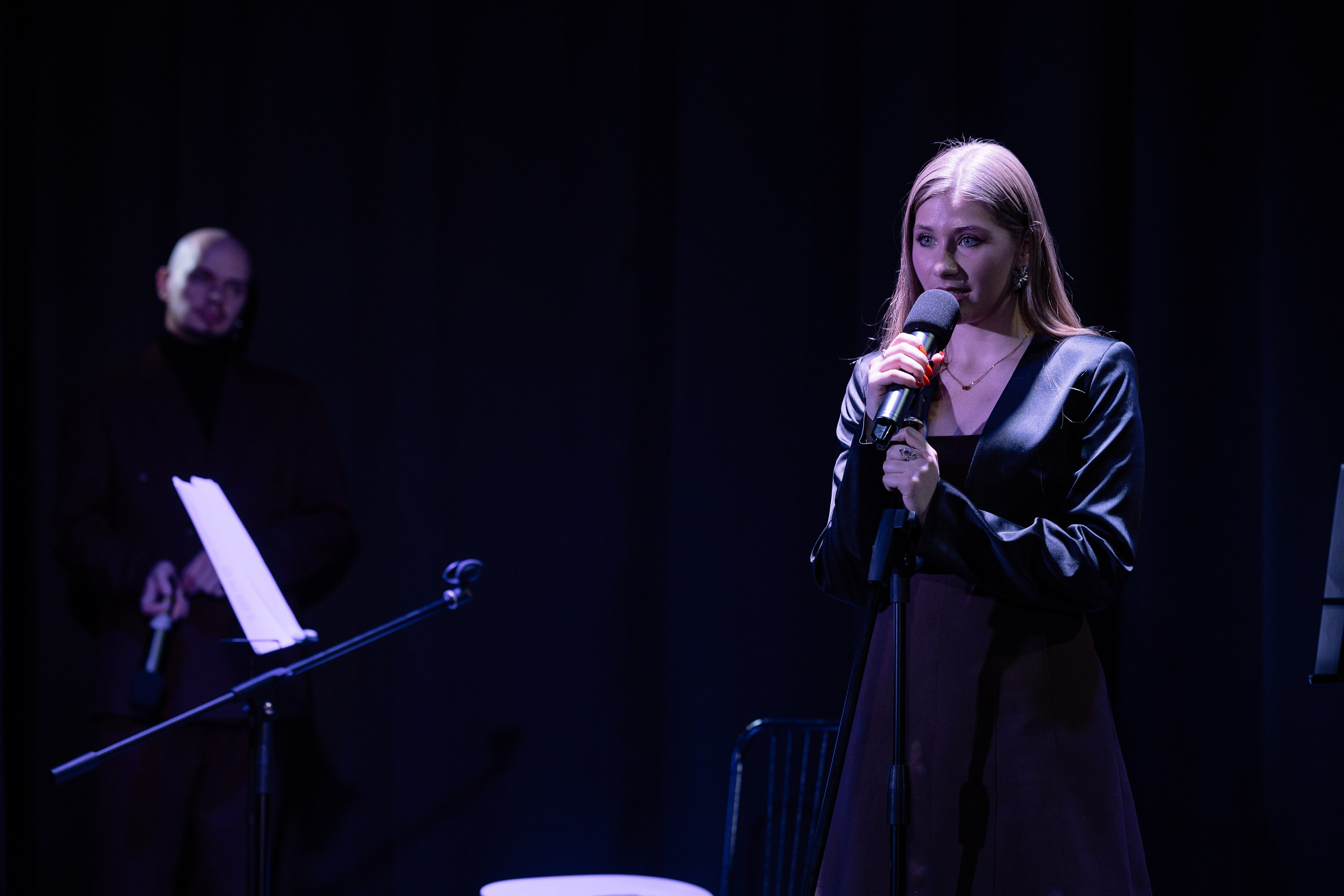 Поэтический вечер с Игорем Бушмелевым и Никой Станиславчик. Фотограф Юлия Мальцева