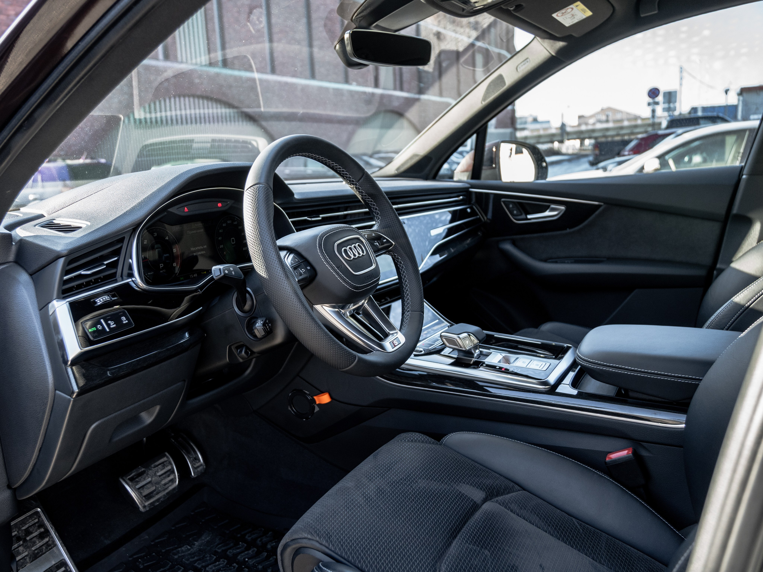 AUDI Q7. Opasnophoto