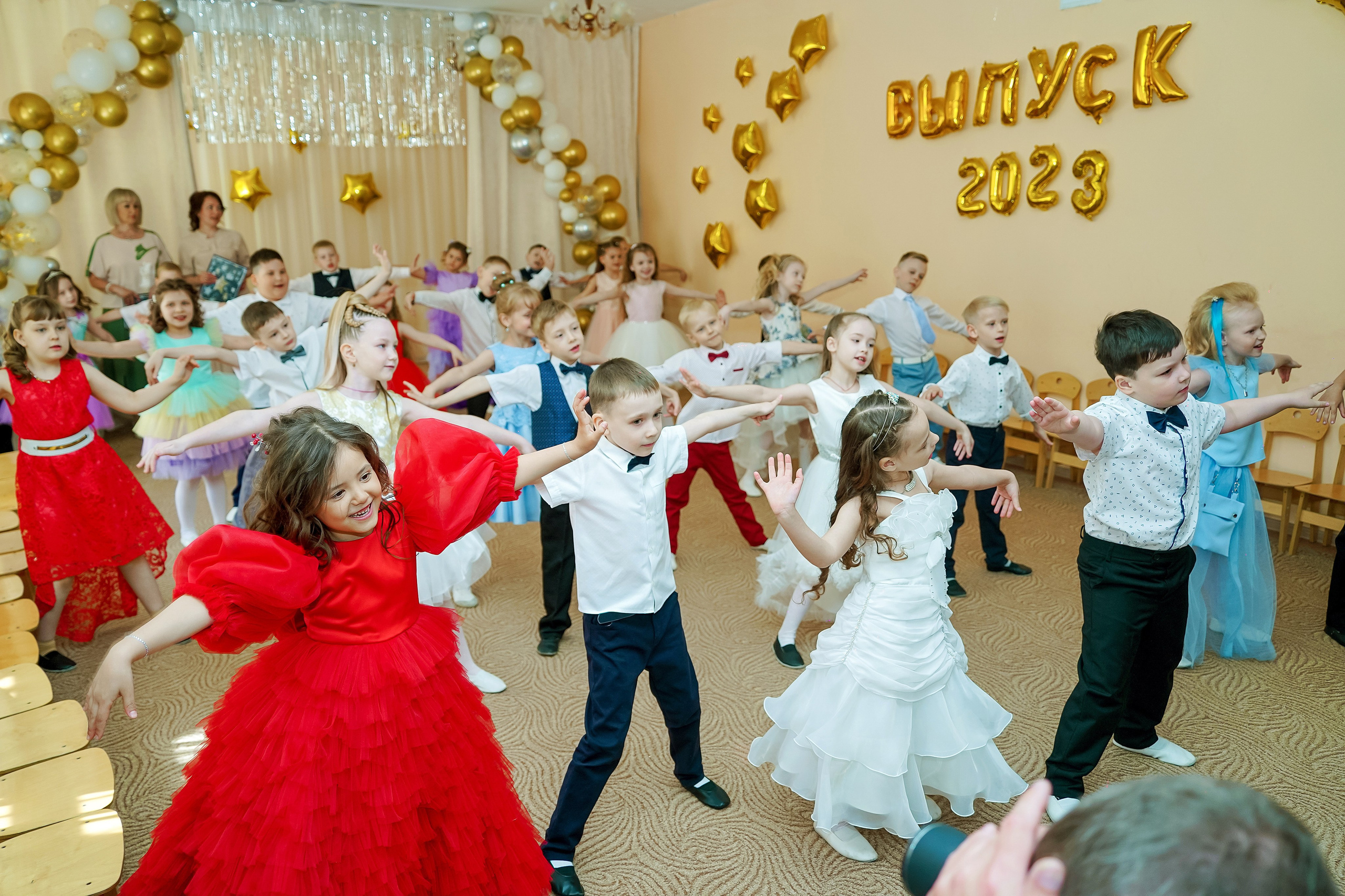 Фотосъемка видеосъёмка фотограф видеооператор новогодних утренников  в. Фотограф, видеооператор Нина Коршунова