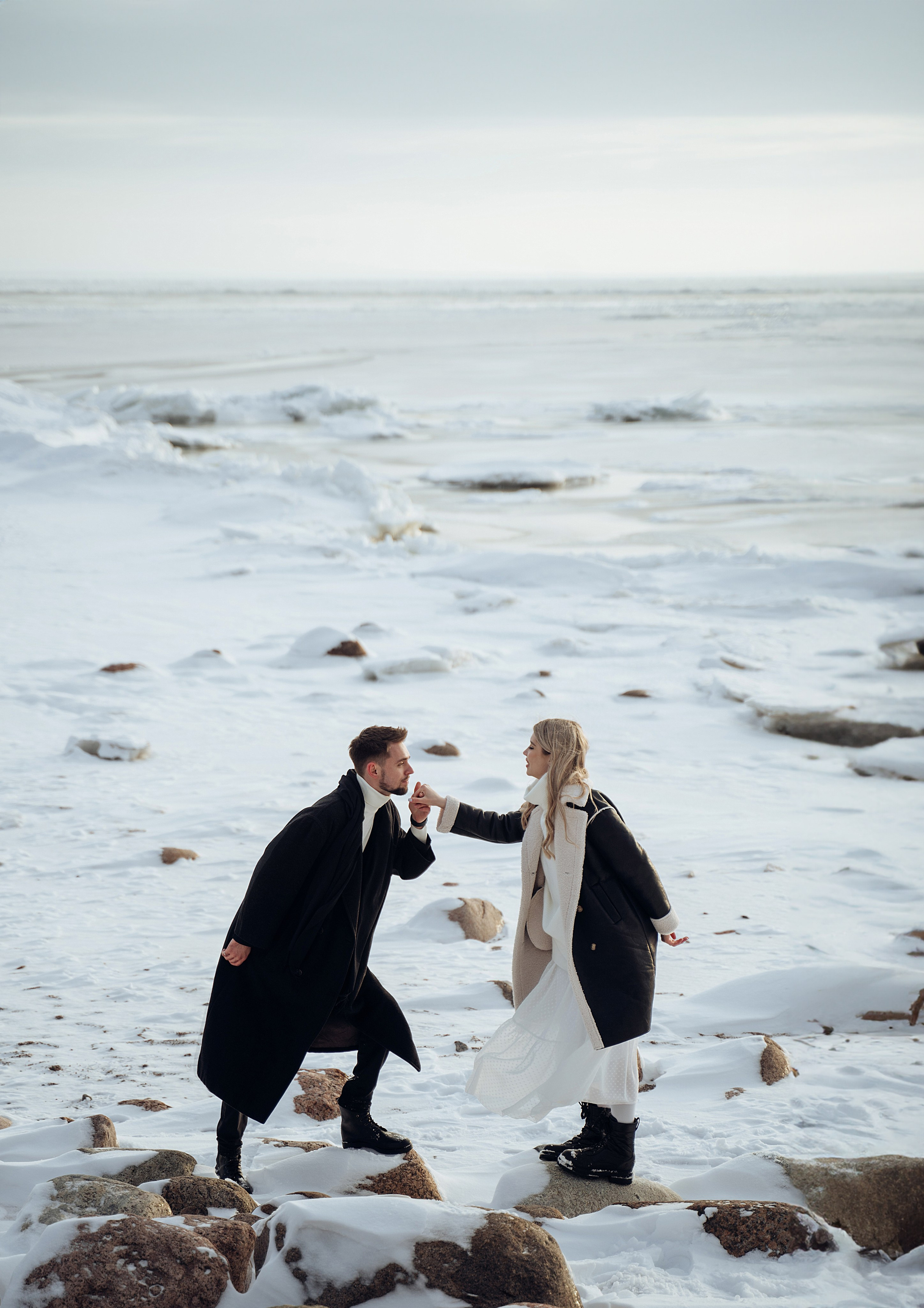 Love Story зимняя прогулка. Свадебный фотограф