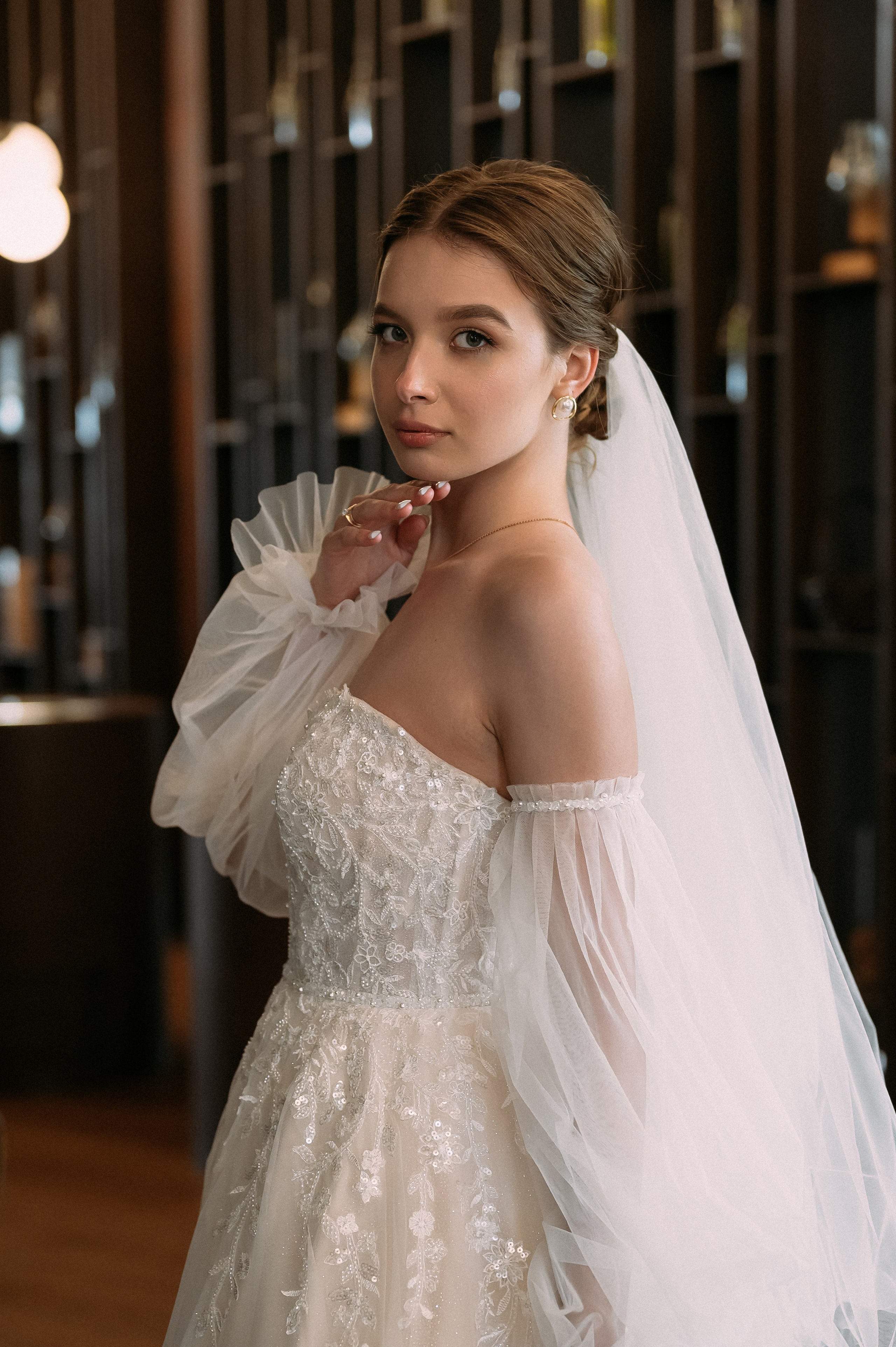 Свадебное утро и прогулка красивой яркой пары. Свадебный и семейный фотограф в Симферополе Дарья Маркова