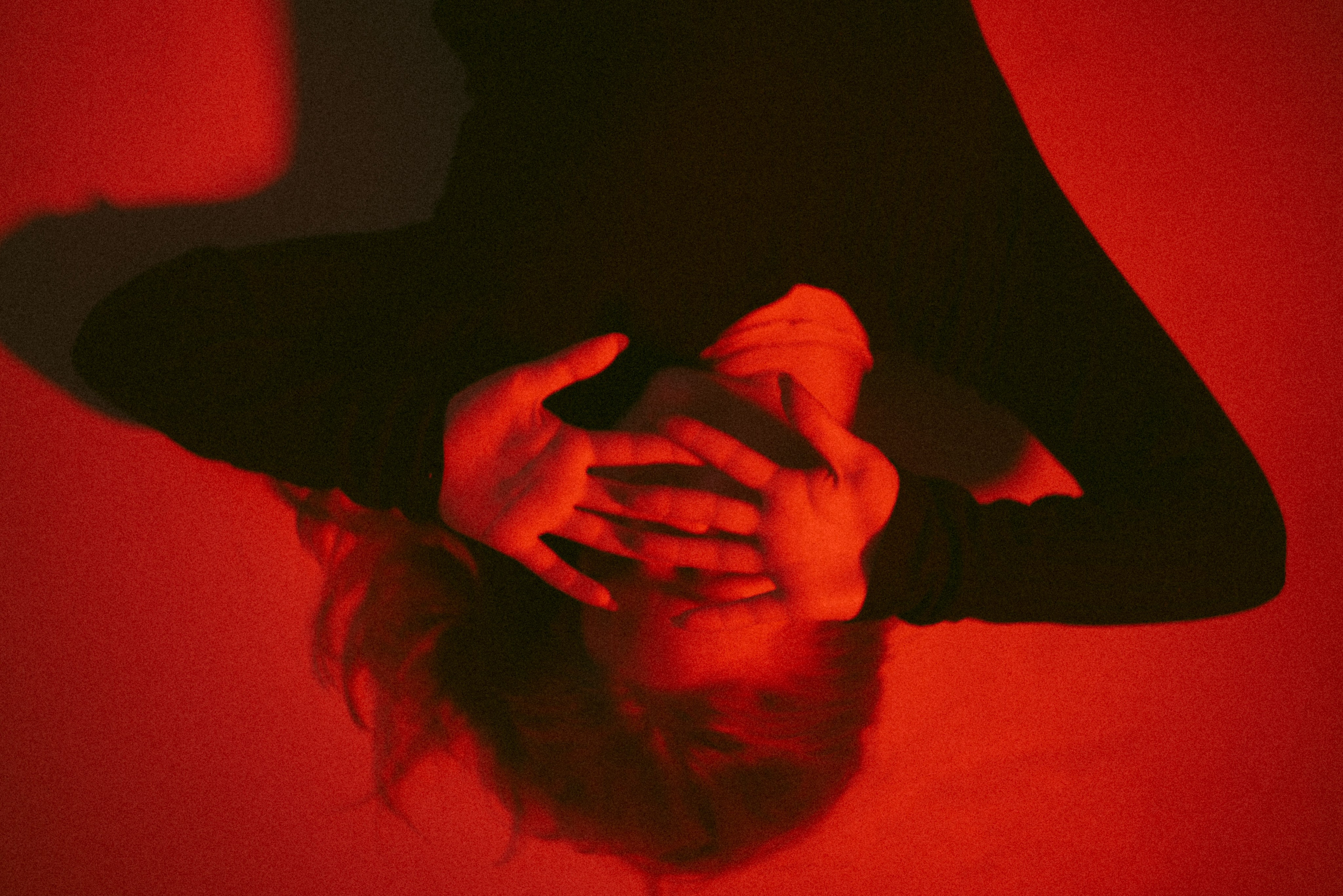 Minimalistic photoshoot in studio with colourful light. Katya Che | Photographer | Beograd