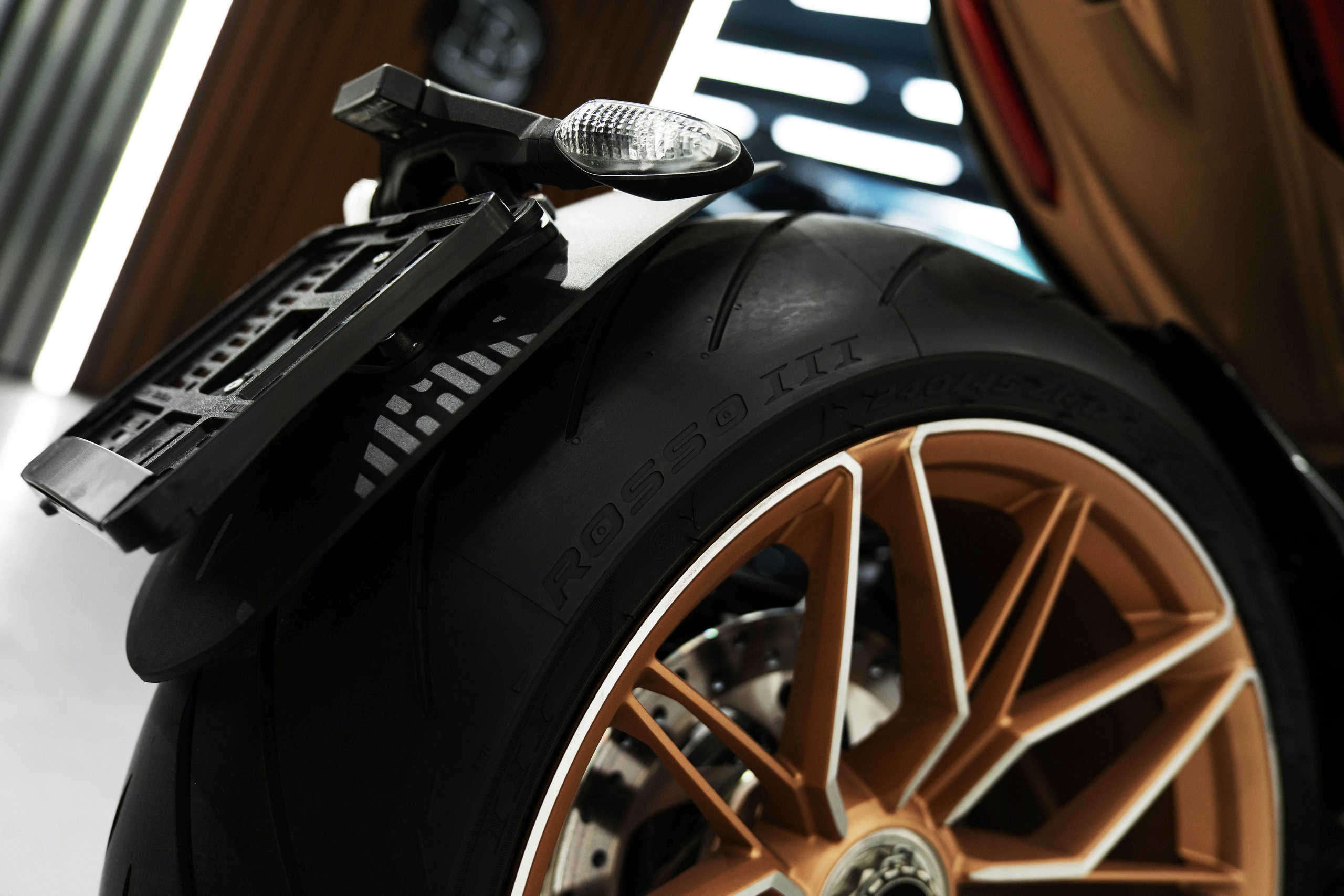 Ducati Diavel Lamborghini. Автомобильный фотограф Светлана Усова