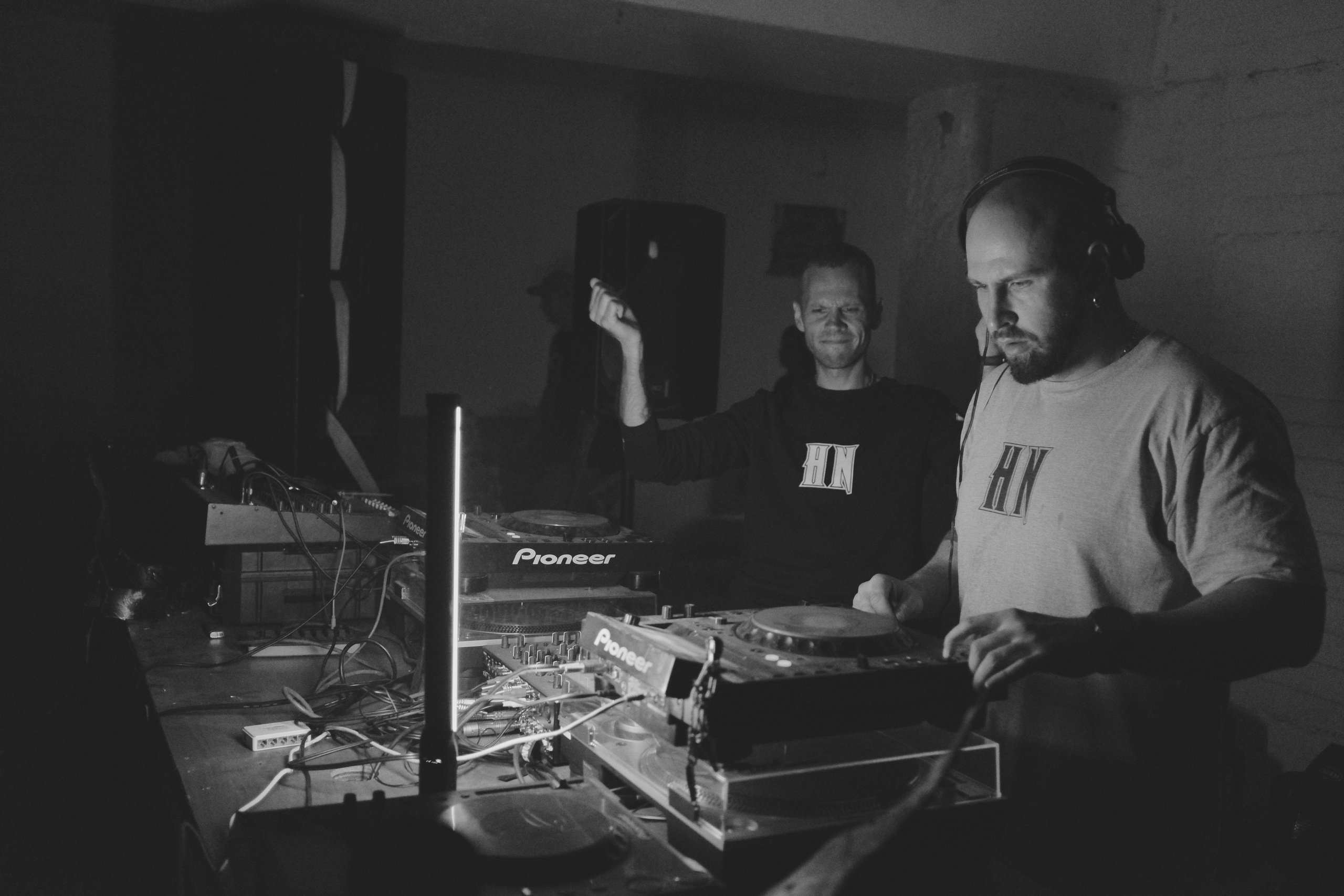 EBASHNYA. 19 июля 2025. Хардкор-габбер туса от команды Башня. Репортажный фотограф в Санкт-Петербурге Даниил Могута