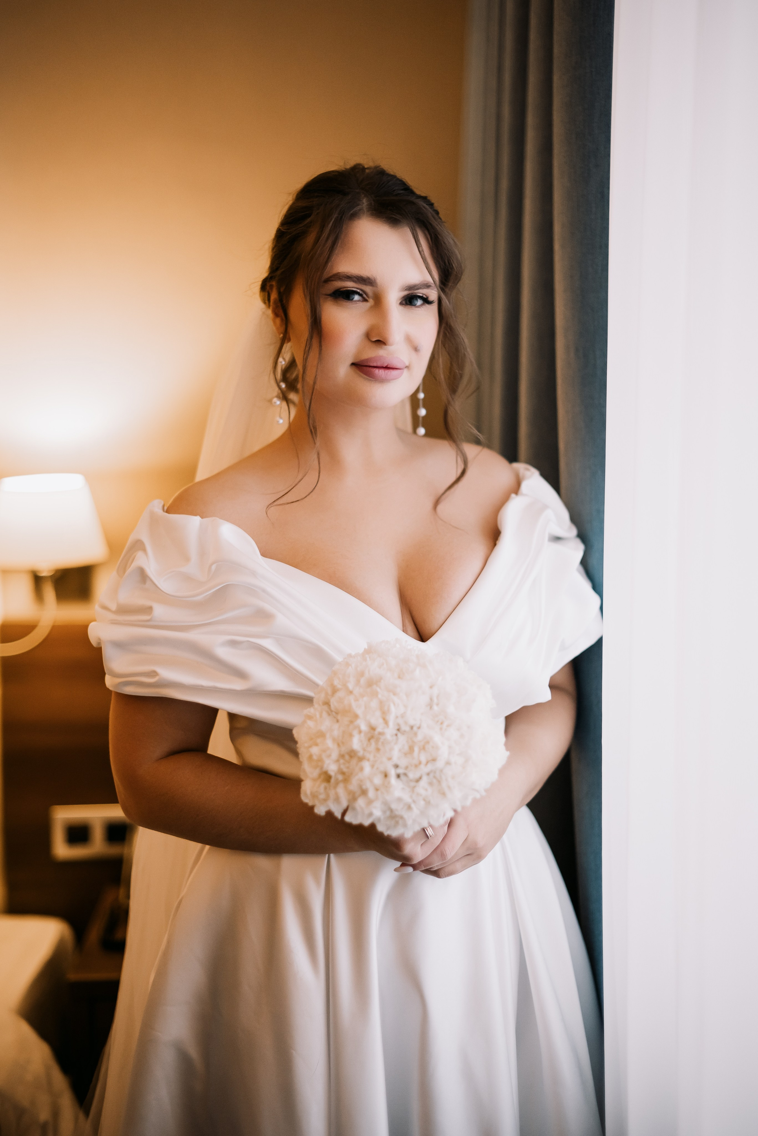 Свадебная фотосессия в отеле Томь г. Кемерово