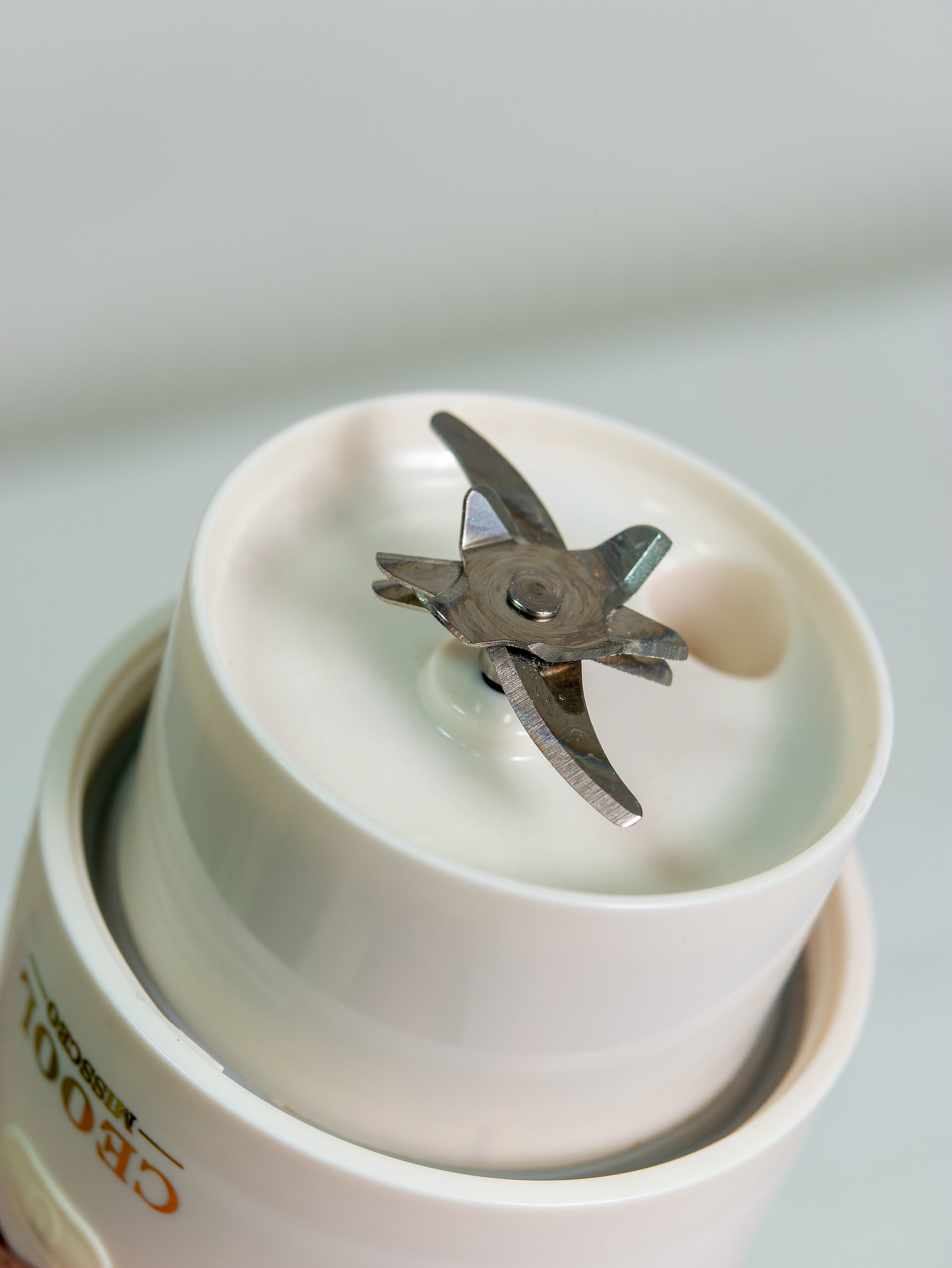 Предметное фото - современные и практичные решения для кухонного оборудования.