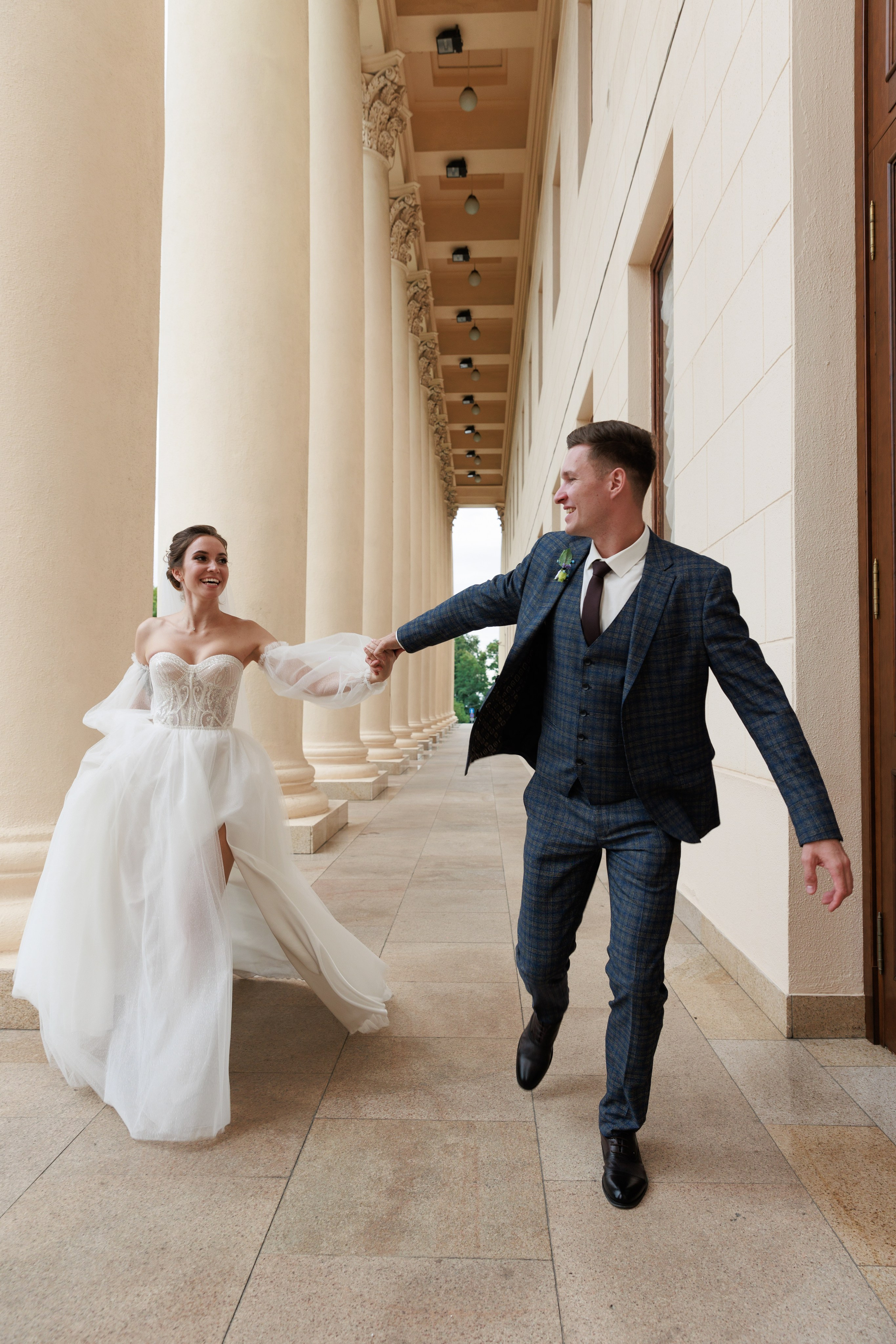 Зимний театр. Свадебный портретный фотограф видеограф Кирилл Соборный в Сочи Адлере