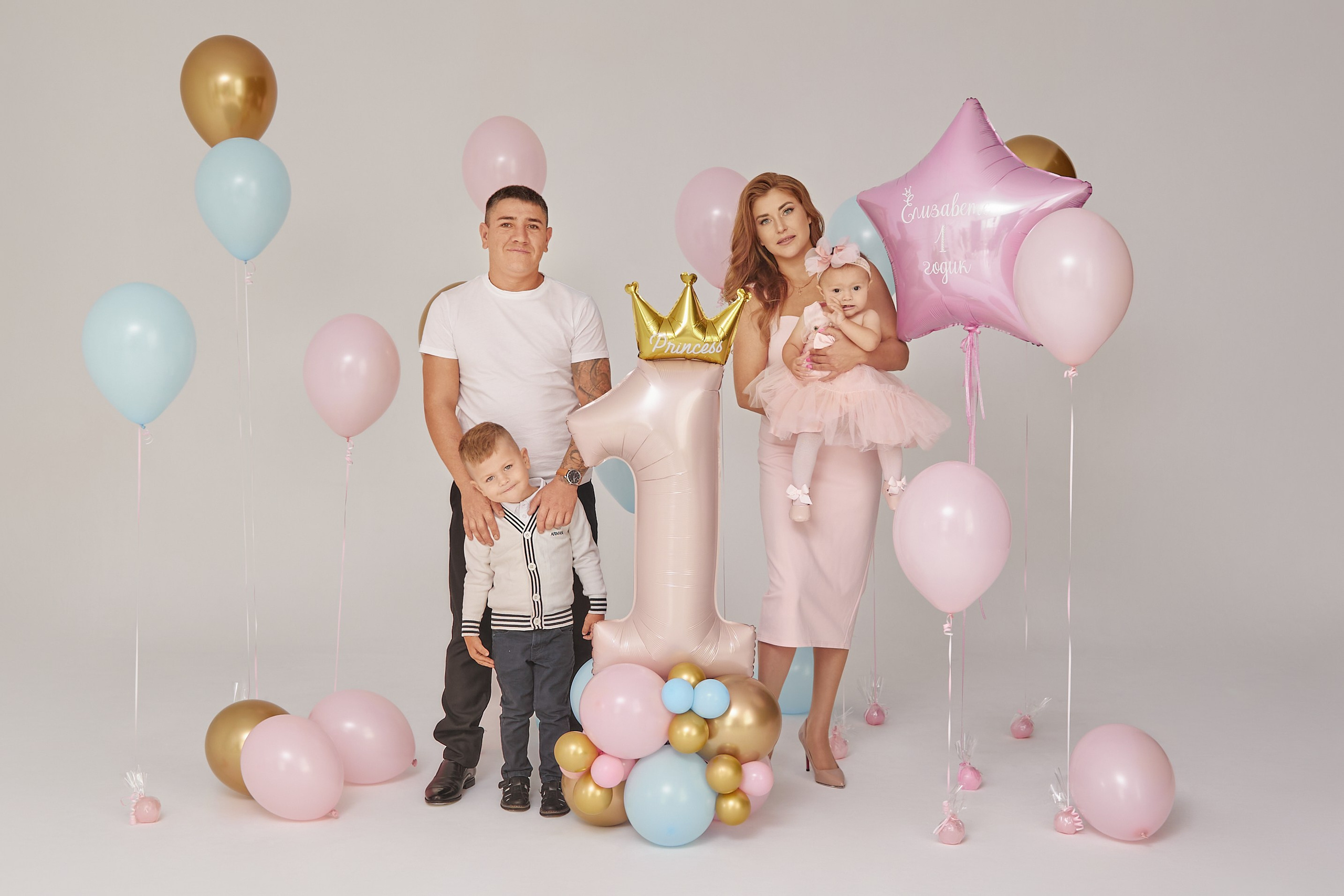 Марина с семьей. Фотограф женского портрета, беременности и материнства Харькова Елена