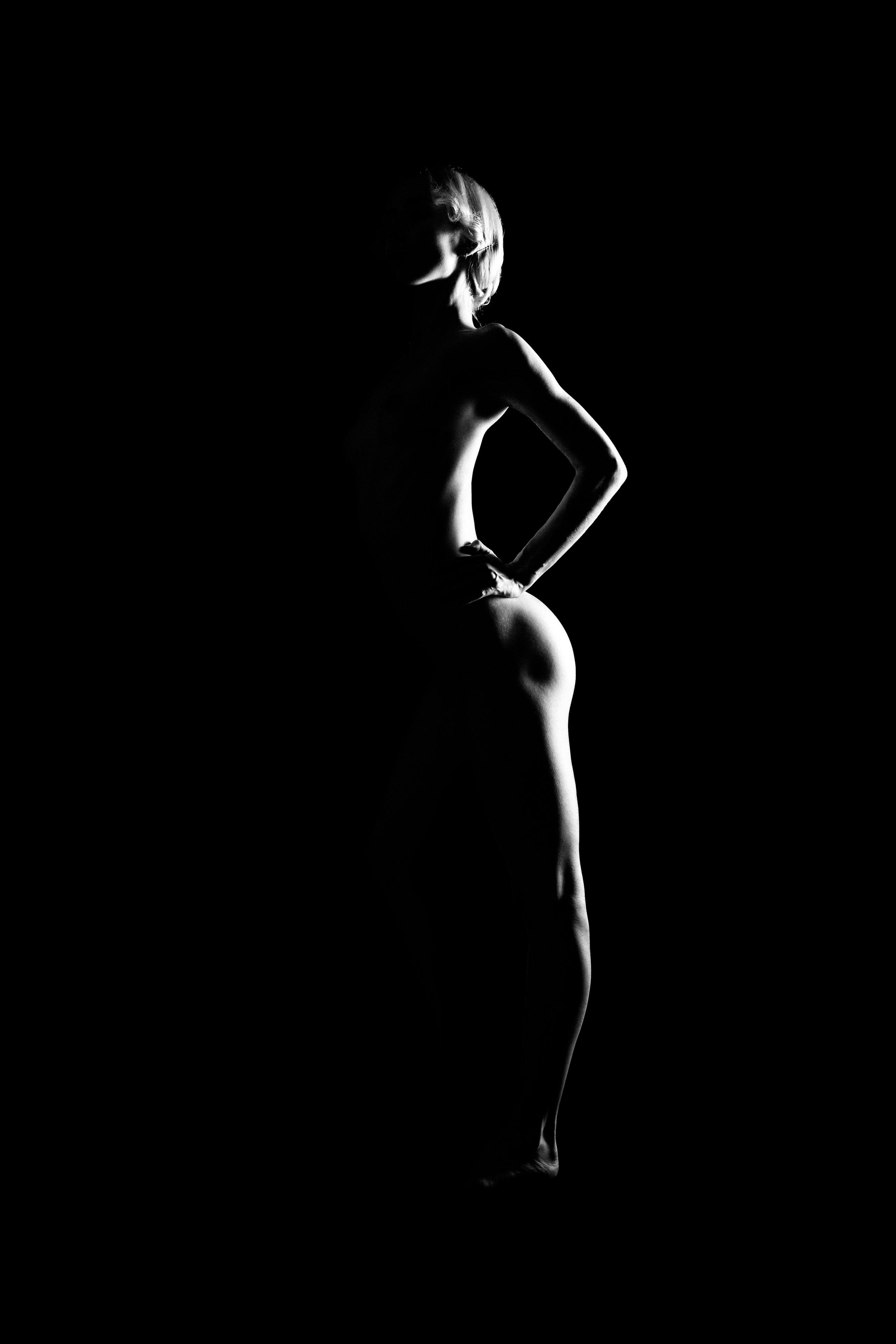 Низкий ключ балерина 18+. Фотограф в Краснодаре Лагунов Владимир