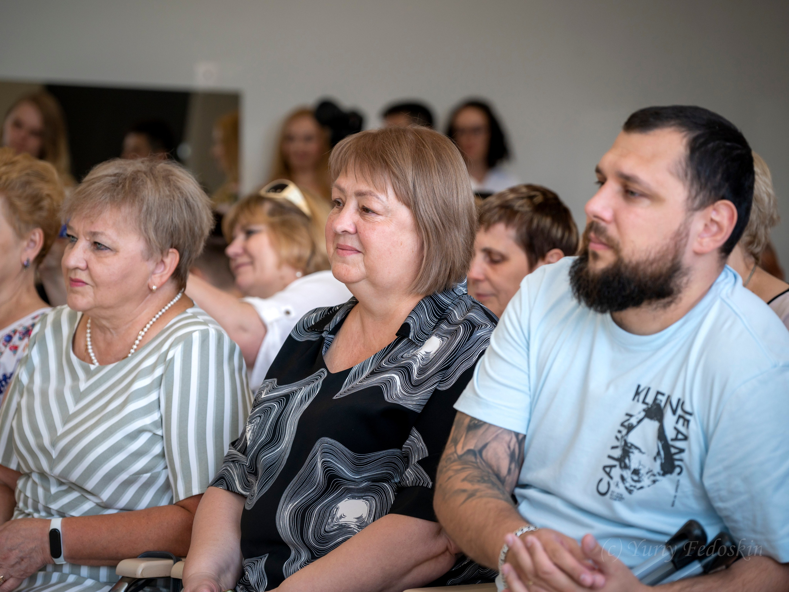 Репортаж о выпускном 9 классов в школе № 7 города Королёва, 26.06.24г. Профессиональный фотограф интерьеров в Москве Юрий Федоскин
