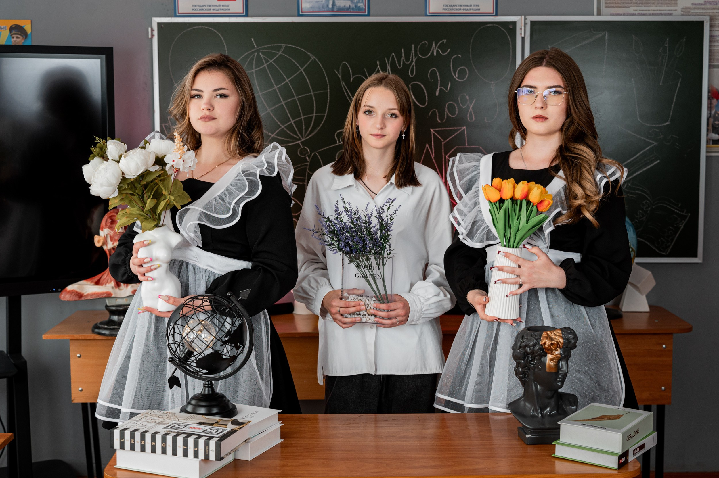 В школе. Выпускные альбомы и Школьный фотограф в Алексеевке, Бирюче, Красном