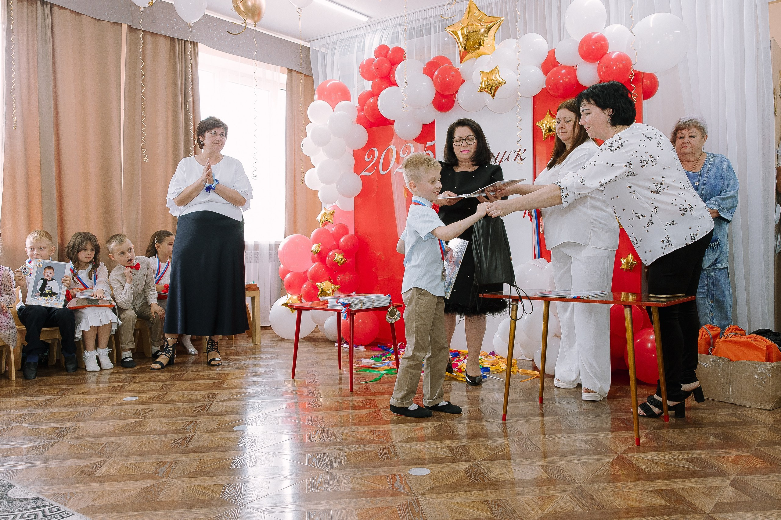 Выпускной в ДС 26. Выпускные альбомы Натальи Бутко: Новороссийск, Анапа, Геленджик