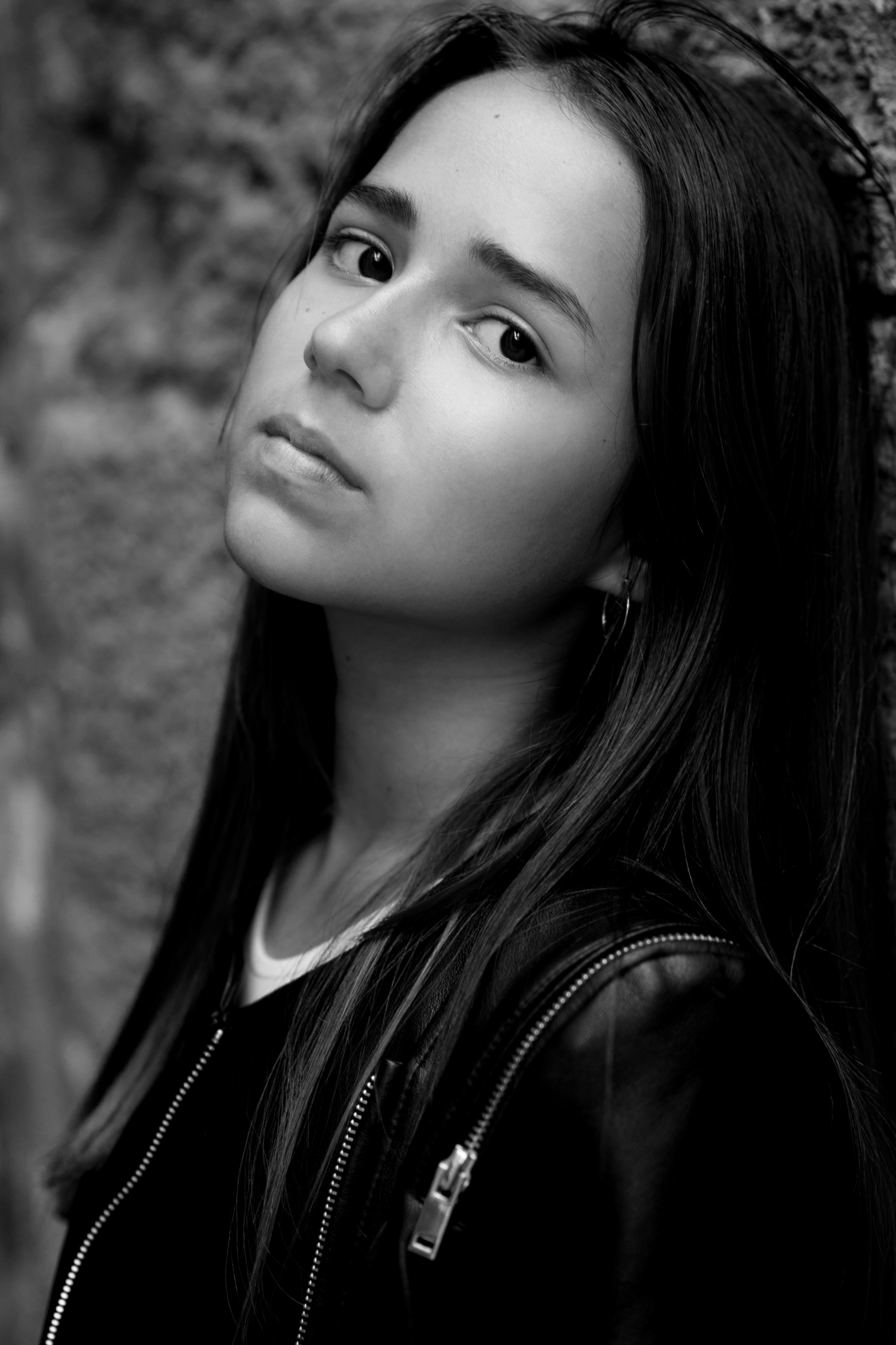 черно-белая фотография, подросток, девочка-подросток, актерское портфолио, фотосессия для подростков, фотограф Москва, детский фотограф Москва, подростковый фотограф , черно-белый портрет, фотосессия в старом городе
