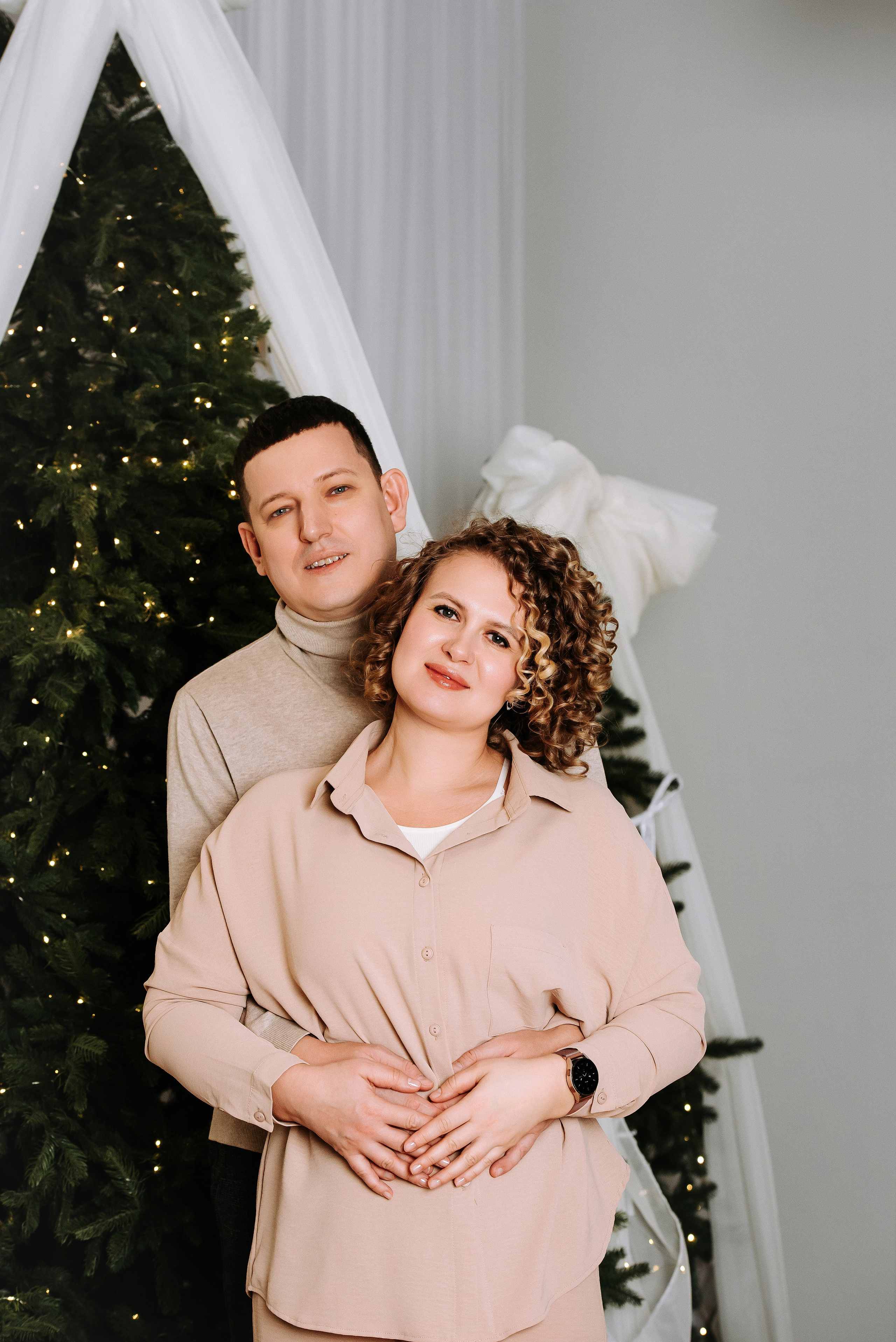 Семейная съёмка с питомцами в фотостудии. Фотограф Диана Оленина Красноярск / Братск