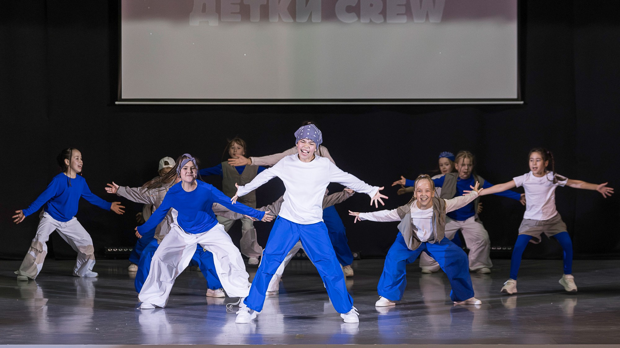 Отчетный концерт школы танцев UPGRADE. Репортажный фотограф в Казани Павел Серпокрылов