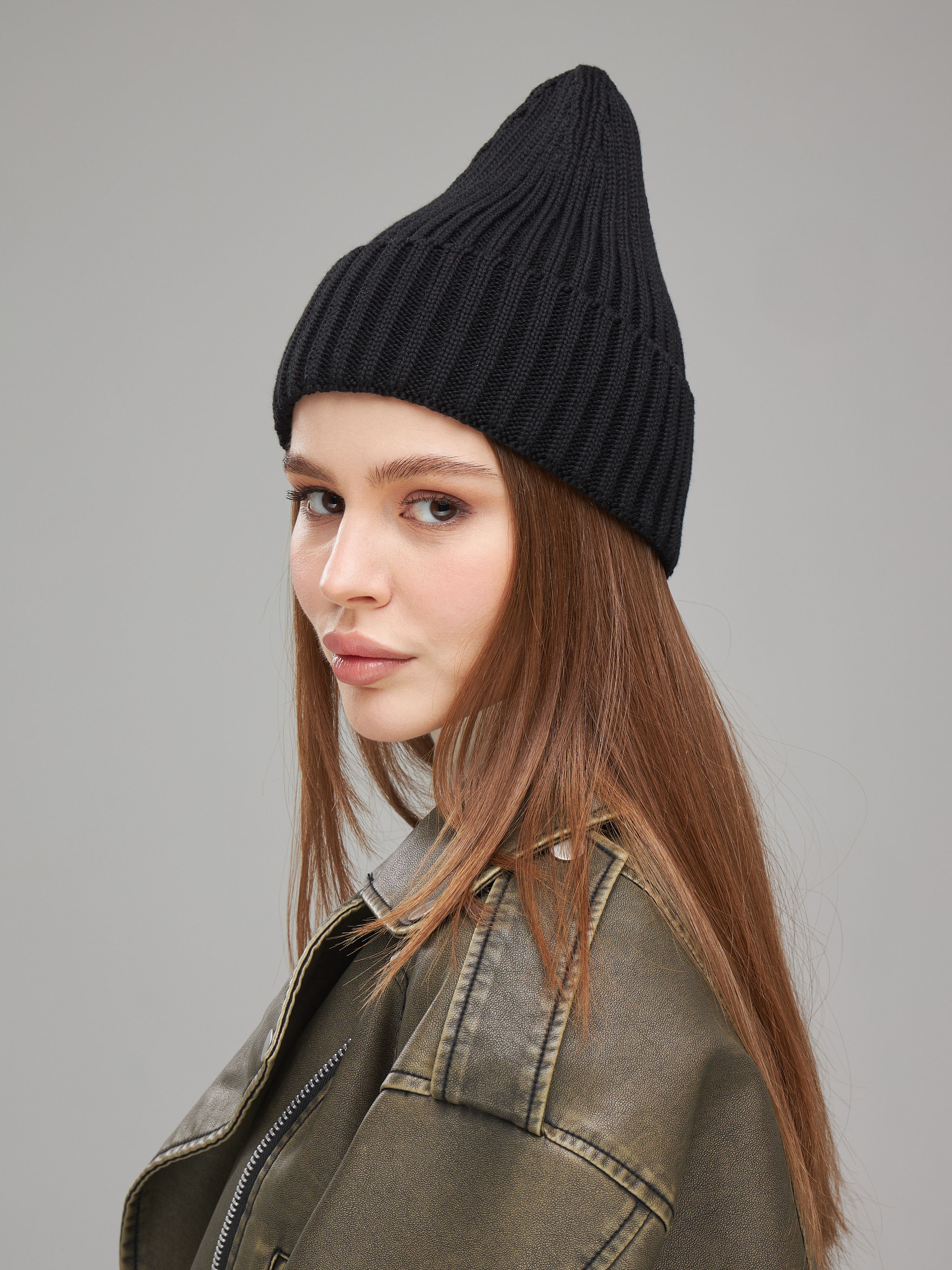 Фотосъемка шапок для маркетплейсов. Алексей Темнов — фотограф в Пятигорске