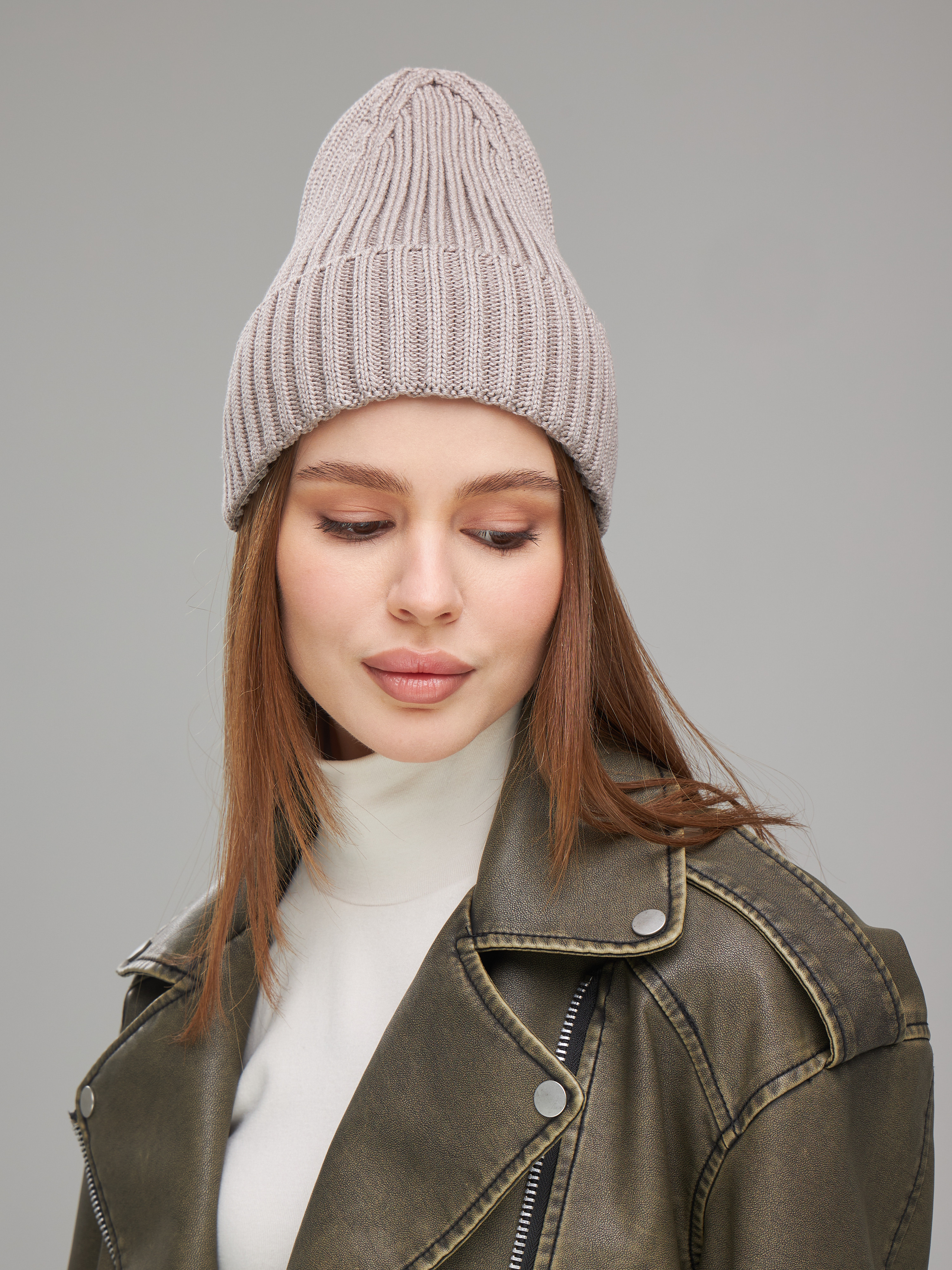 Фотосъемка шапок для маркетплейсов. Алексей Темнов — фотограф в Пятигорске