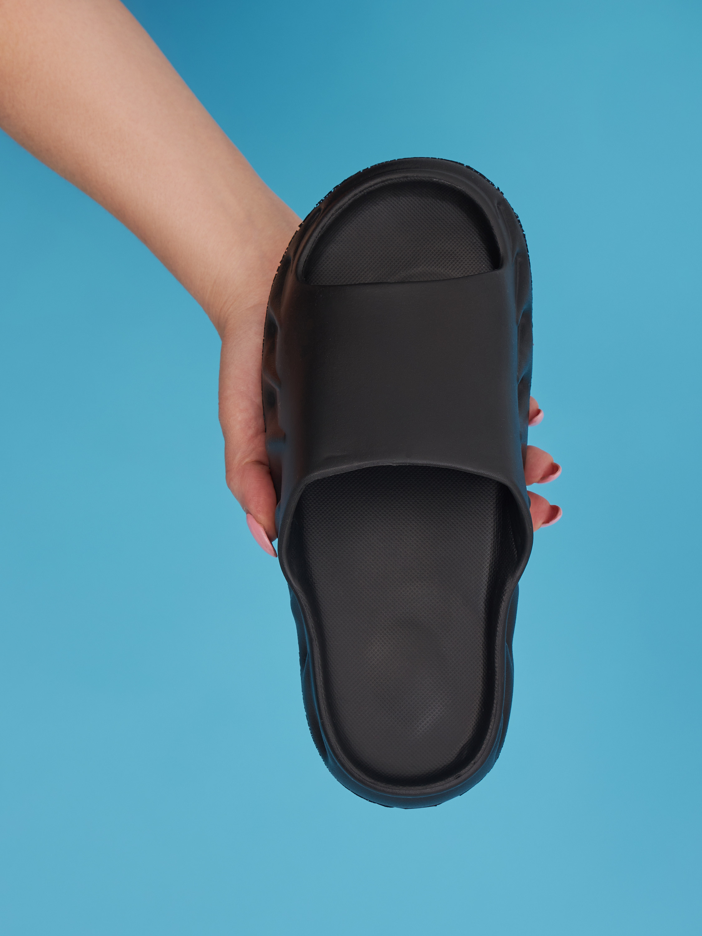 Фотосъемка обуви на модели для маркетплейсов. Алексей Темнов — фотограф в Пятигорске