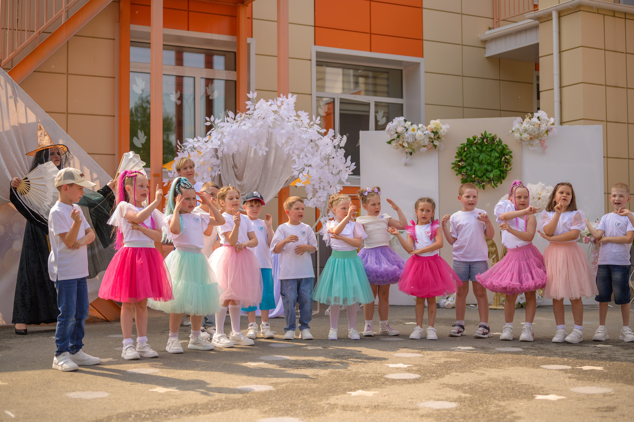 Репортаж выпускного группа «Фантазёры» 3 садик. Фотограф новорожденных, семейный детский в Тюмени Татьяна Морозова