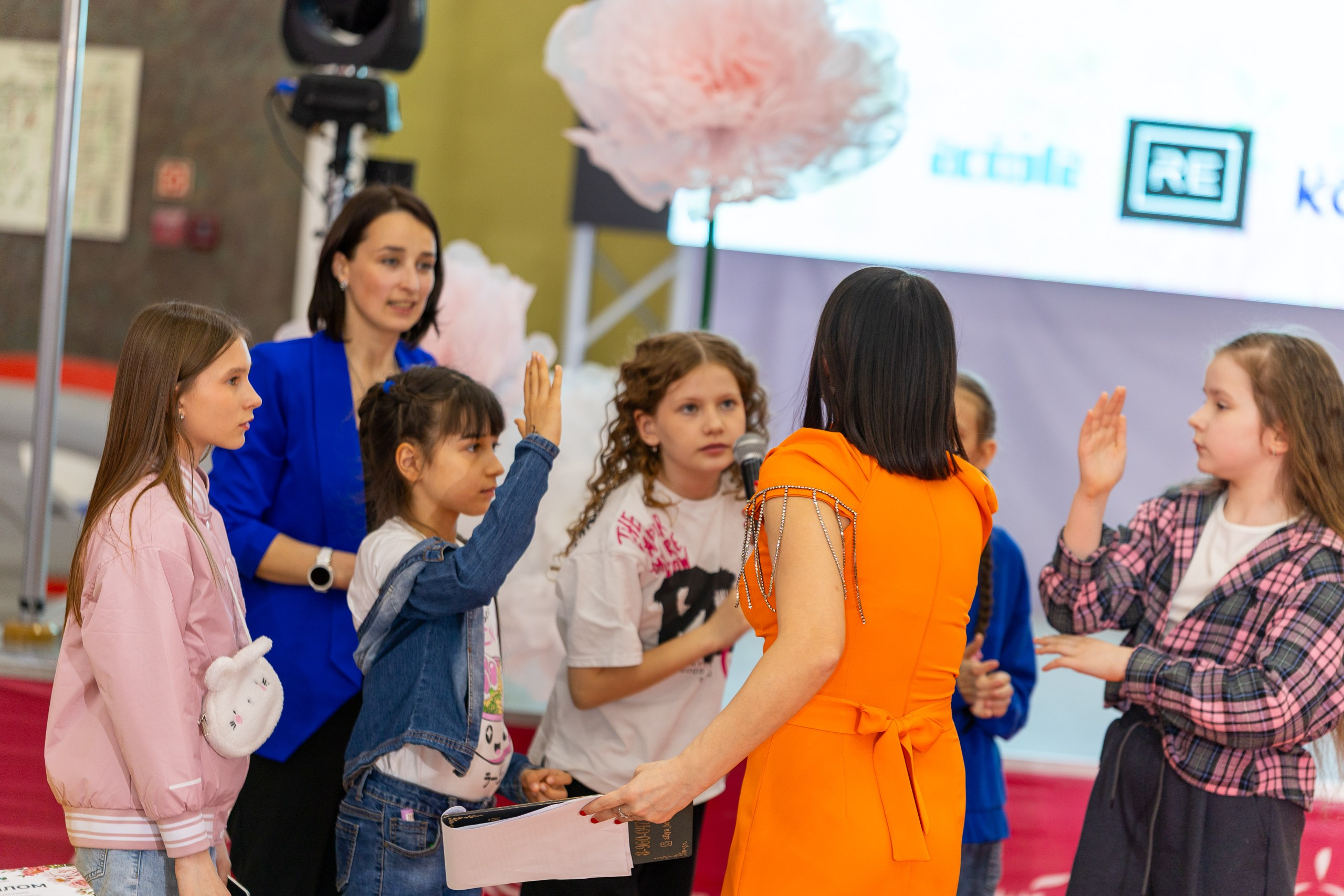 Показ брендов. ТЦ Южный. Апрель 2026. Спортивный, репортажный и портретный фотограф в Казани Алексей Горячев