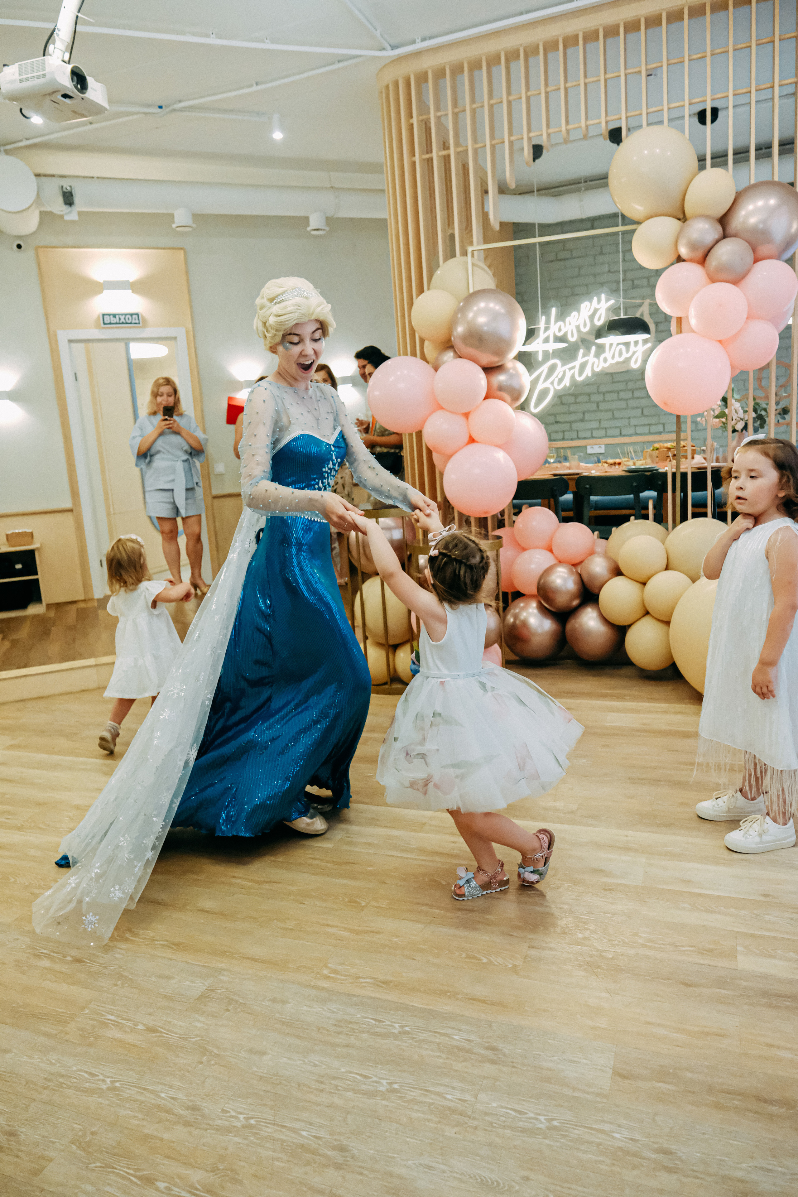 День Рождения " В гостях у Эльзы». Свадебный и семейный фотограф в Санкт-Петербурге Светлана Лантратова