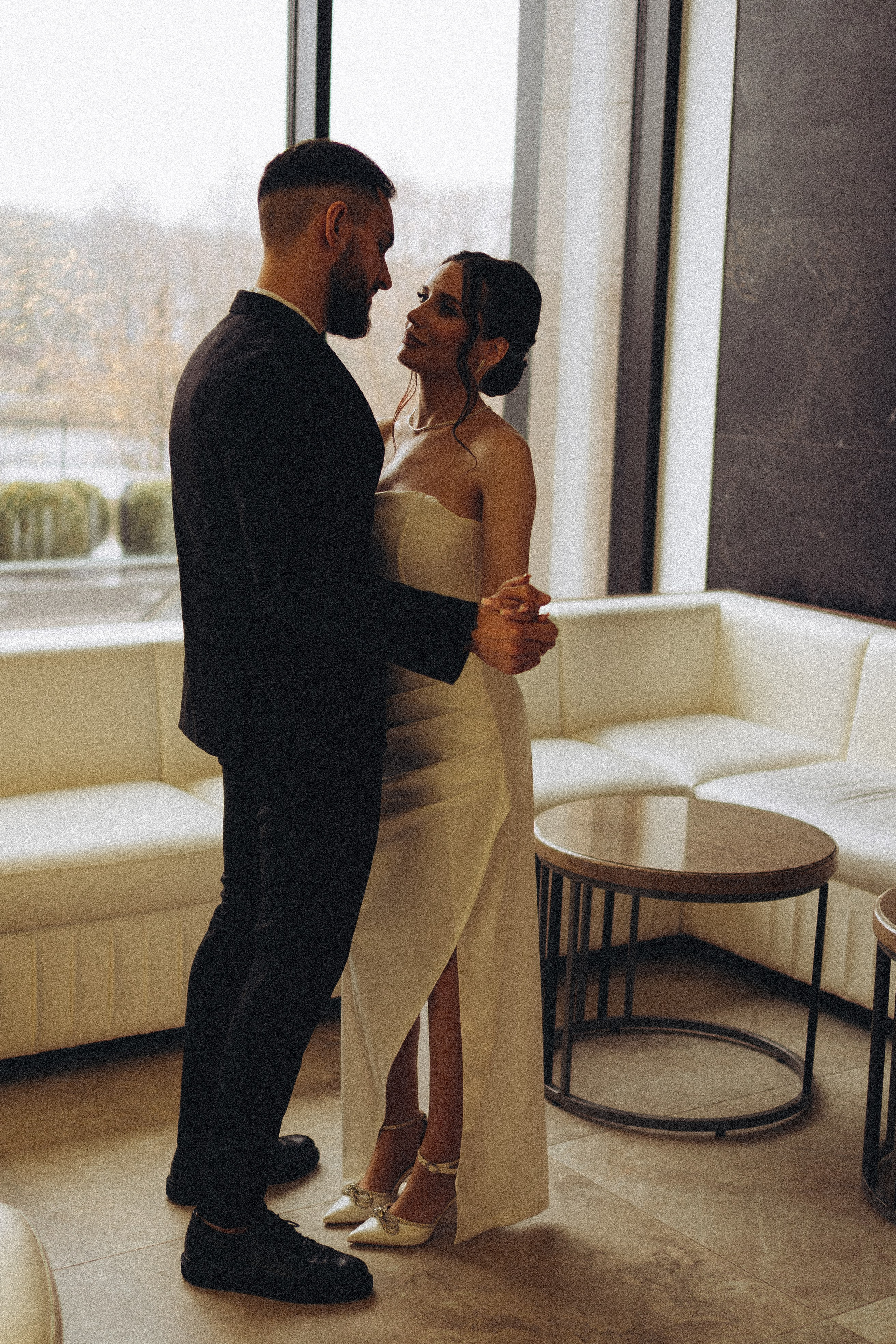 СВАДЕБНАЯ СЬЕМКА СБОРОВ ЖЕНИХА И НЕВЕСТЫ В ОТЕЛЕ И ТАКЖЕ ФОТОСЕССИИЯ В ОТЕЛЕЕ МЕГАПОЛИС БРЯНСК. Профессиональный фотограф, Санкт-Петербург — Виктория Богомолова