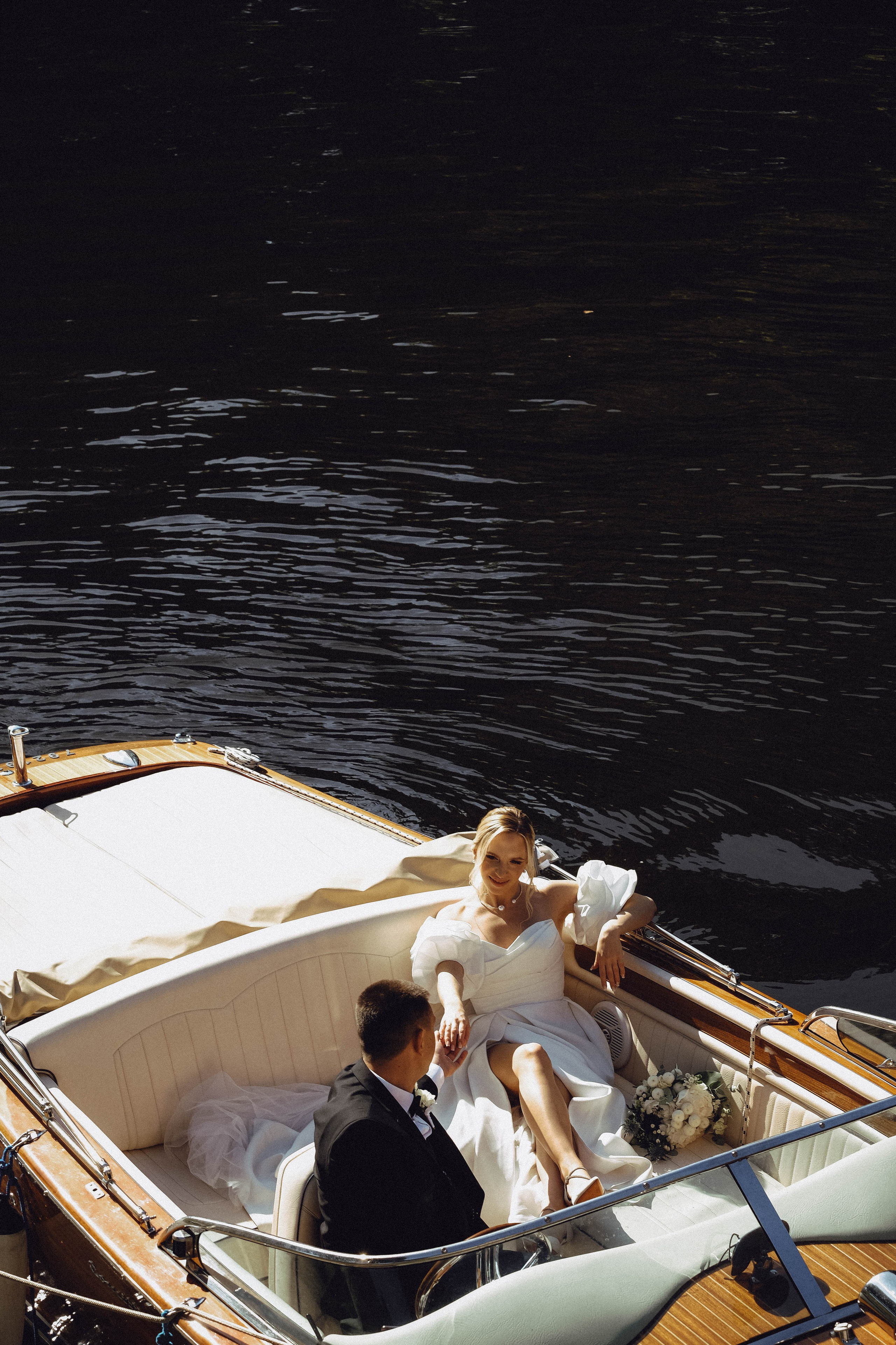 СВАДЕБГНАЯ ПРОГУЛКА ПО КАНАЛ САНКТ-ПЕТЕРБУРГА НА КАТЕРЕ. Профессиональный фотограф, Санкт-Петербург — Виктория Богомолова