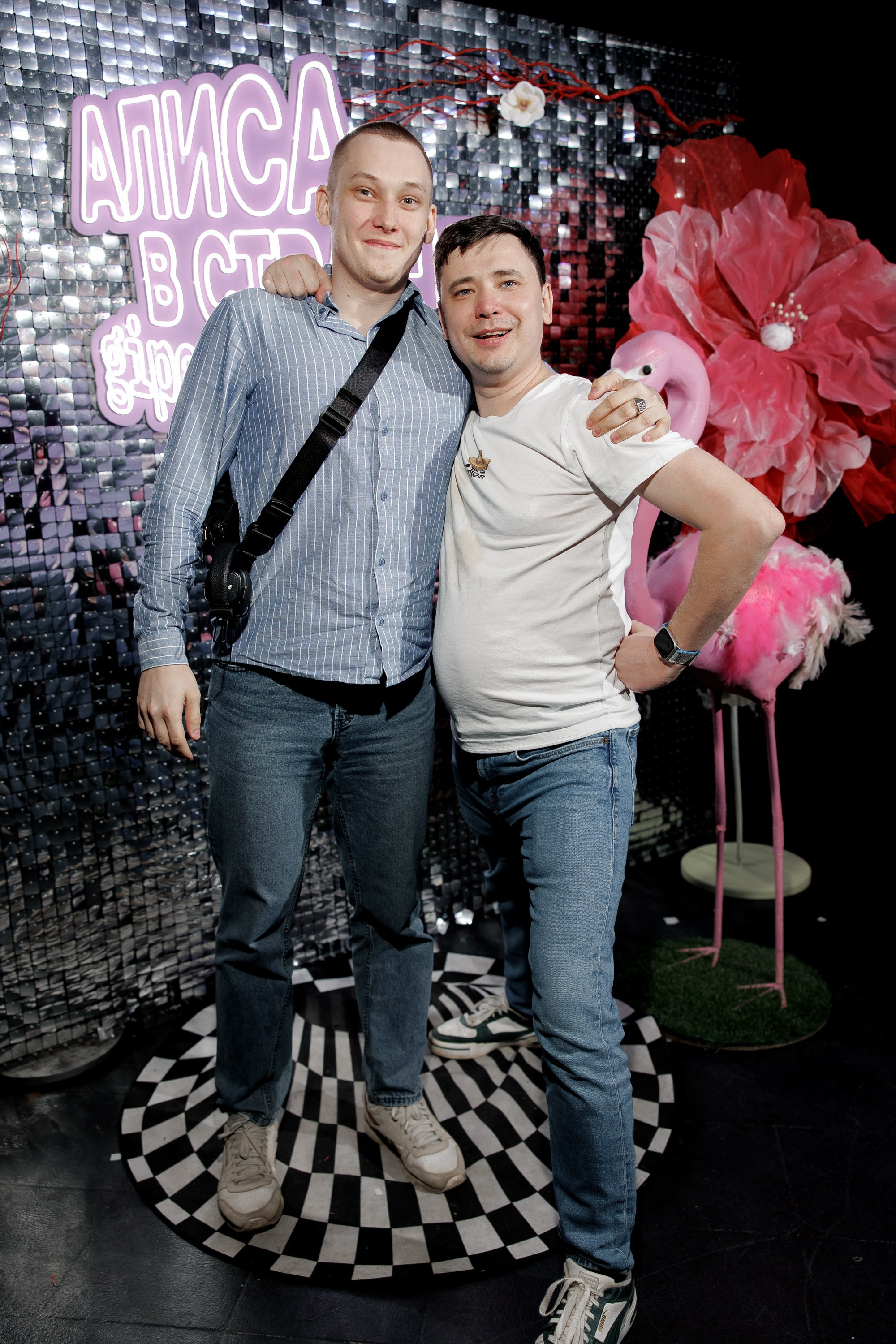 Алиса в стране giper.чудес (фотозона). Фотоархив giper.fm