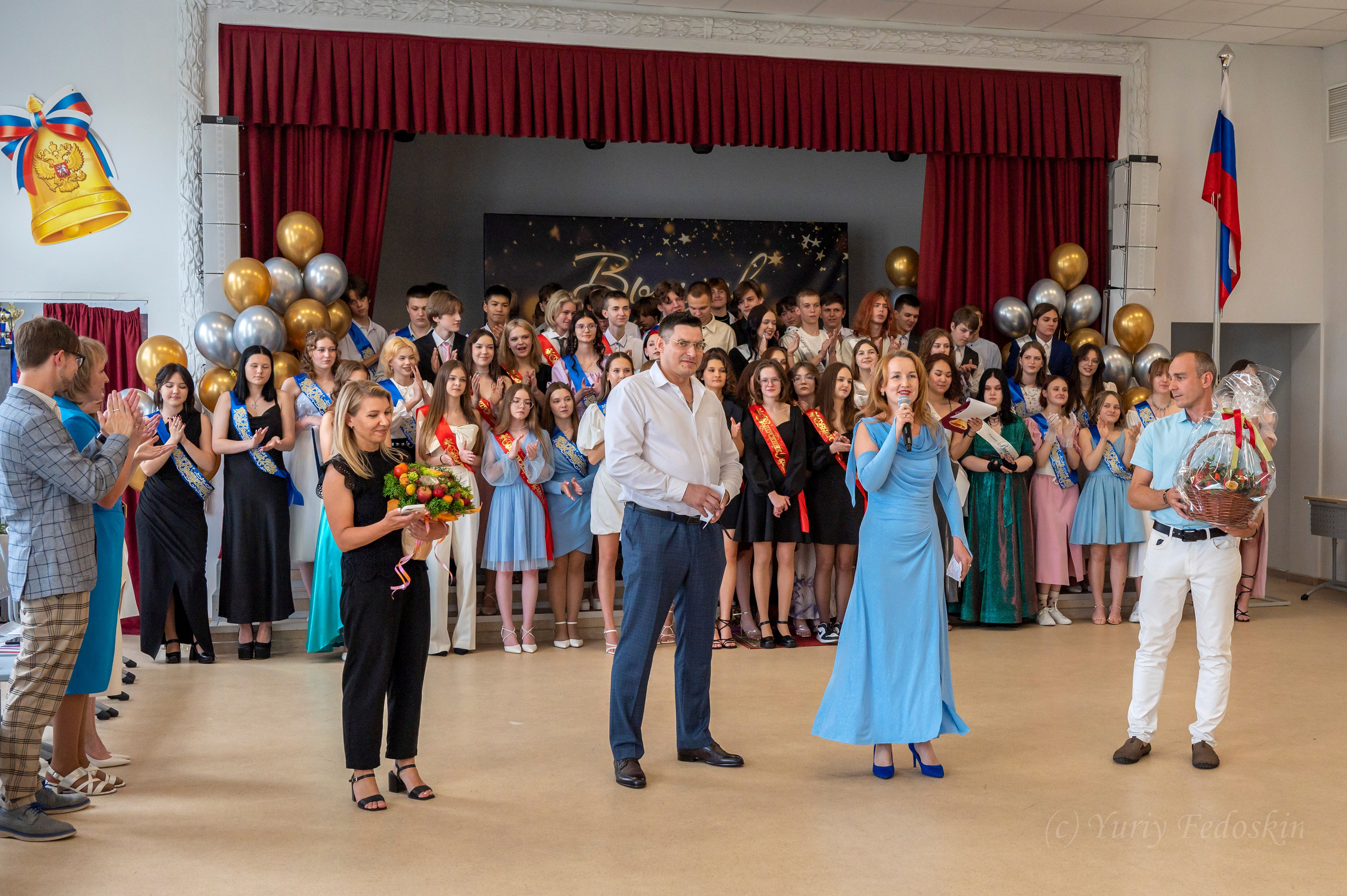 Репортаж о выпускном 9 классов в школе № 7 города Королёва, 26.06.24г. Профессиональный фотограф интерьеров в Москве Юрий Федоскин