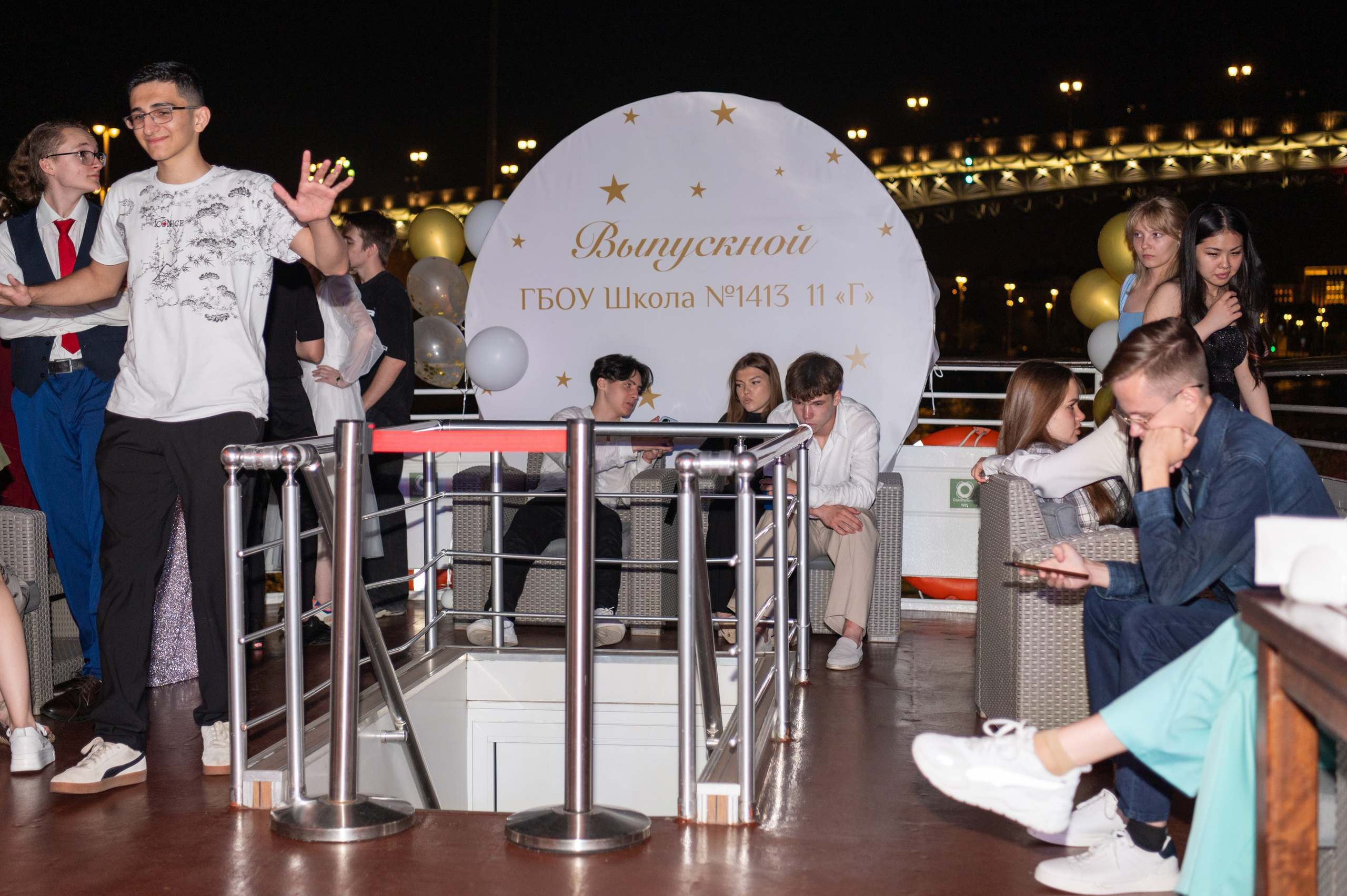 Выпускной вечер 11 класс на теплоходе. Детский и семейный фотограф г. Москва Оксана Катаджи