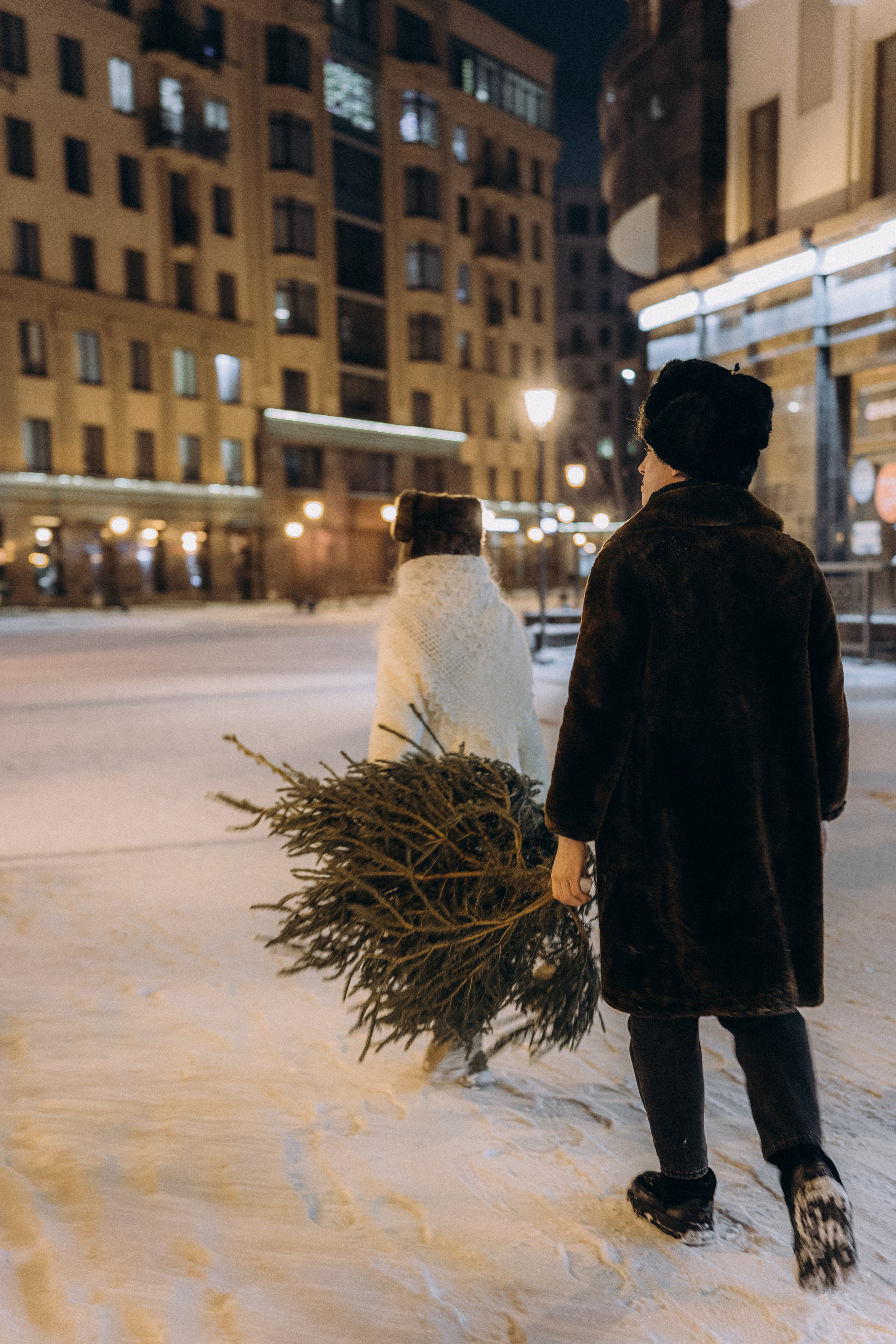 НОВОГОДНЯЯ ПРОГУЛКА ПАРЫ ПО ЧЕРНЫШЕВСКОЙ ПЕРЕД НОВЫМ ГОДОМ. Профессиональный фотограф, Санкт-Петербург — Виктория Богомолова