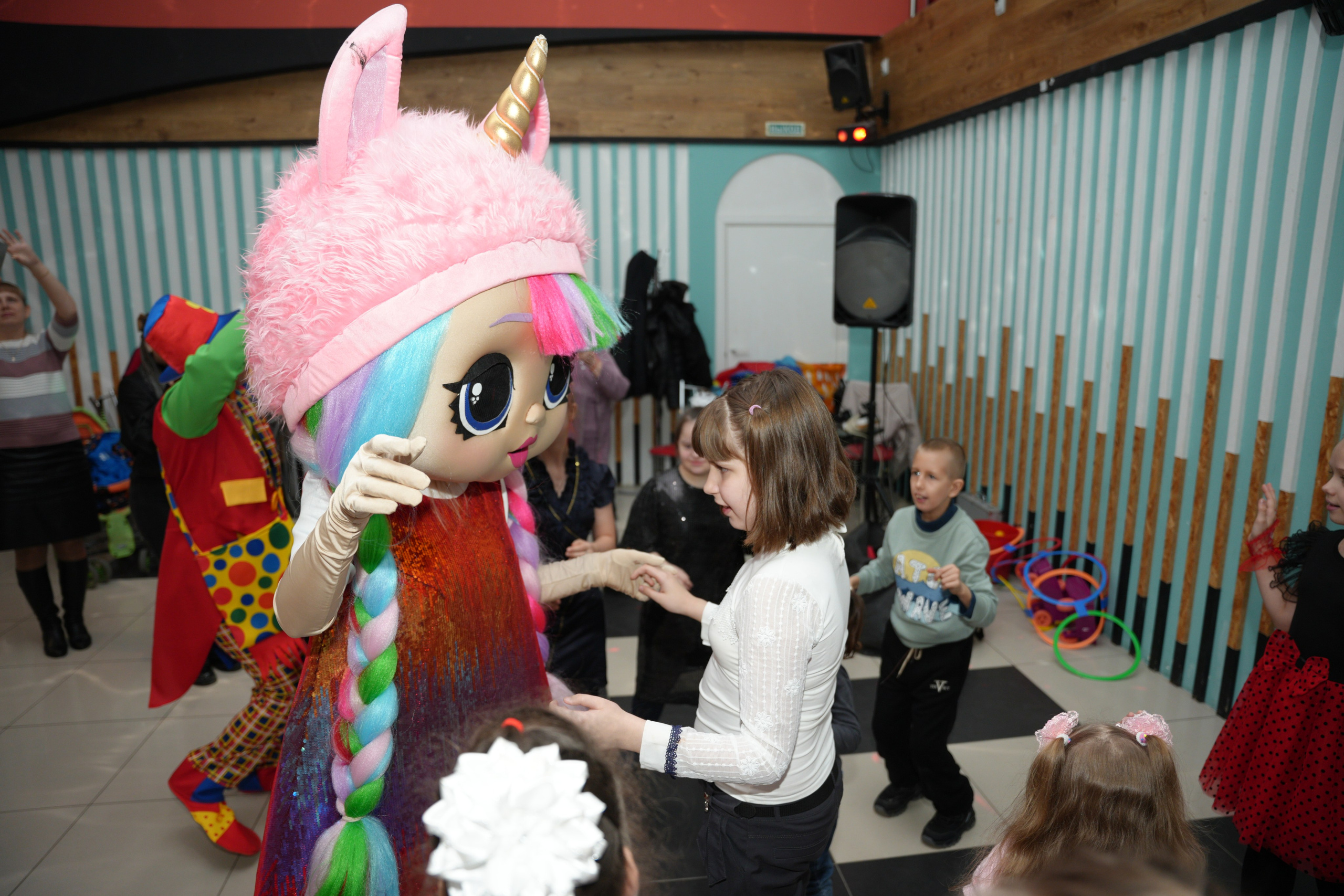 Социально —благотворительная акция «Ты в этом мире не один», посвященная Международному дню инвалидов. ВЫПУСКНЫЕ АЛЬБОМЫ, Школьный фотограф, семейный и свадебный в Саратове и области Ольга Плаксина