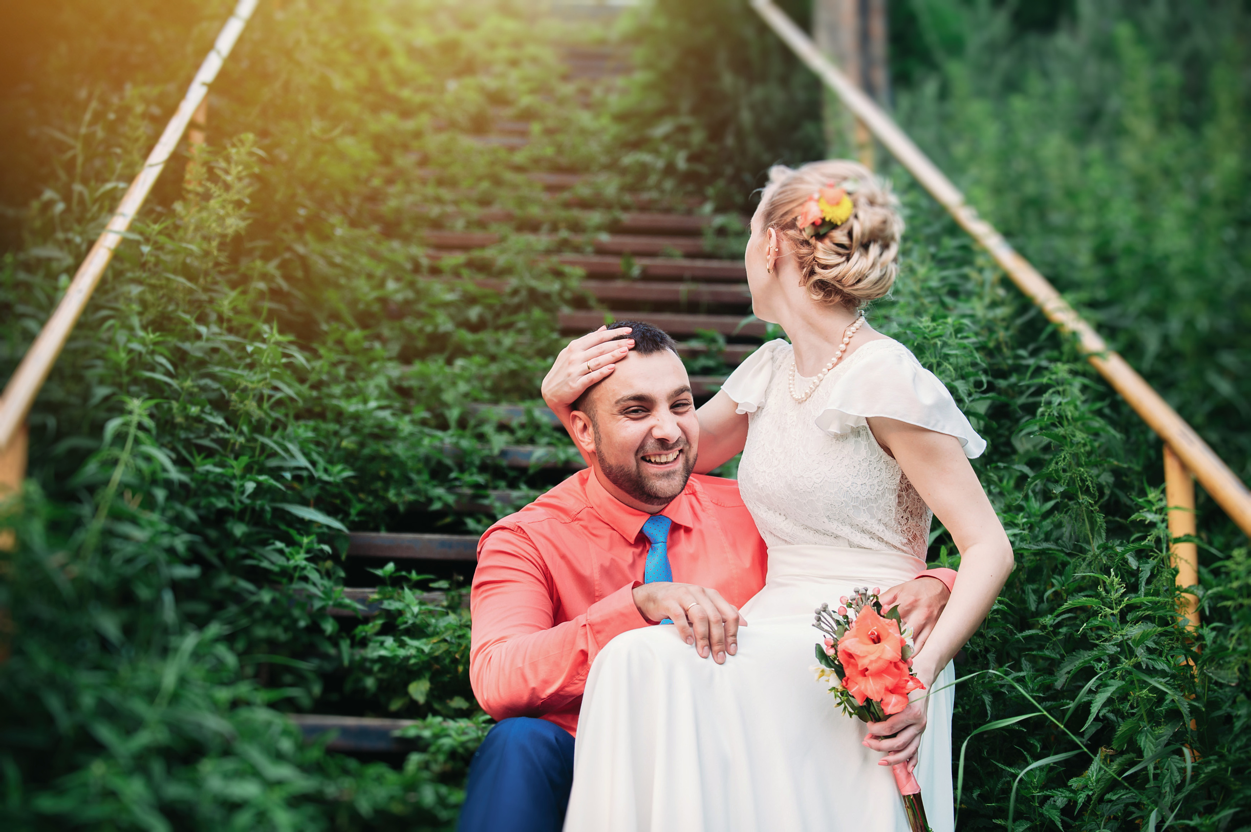 Семейный пикник в поле за городом