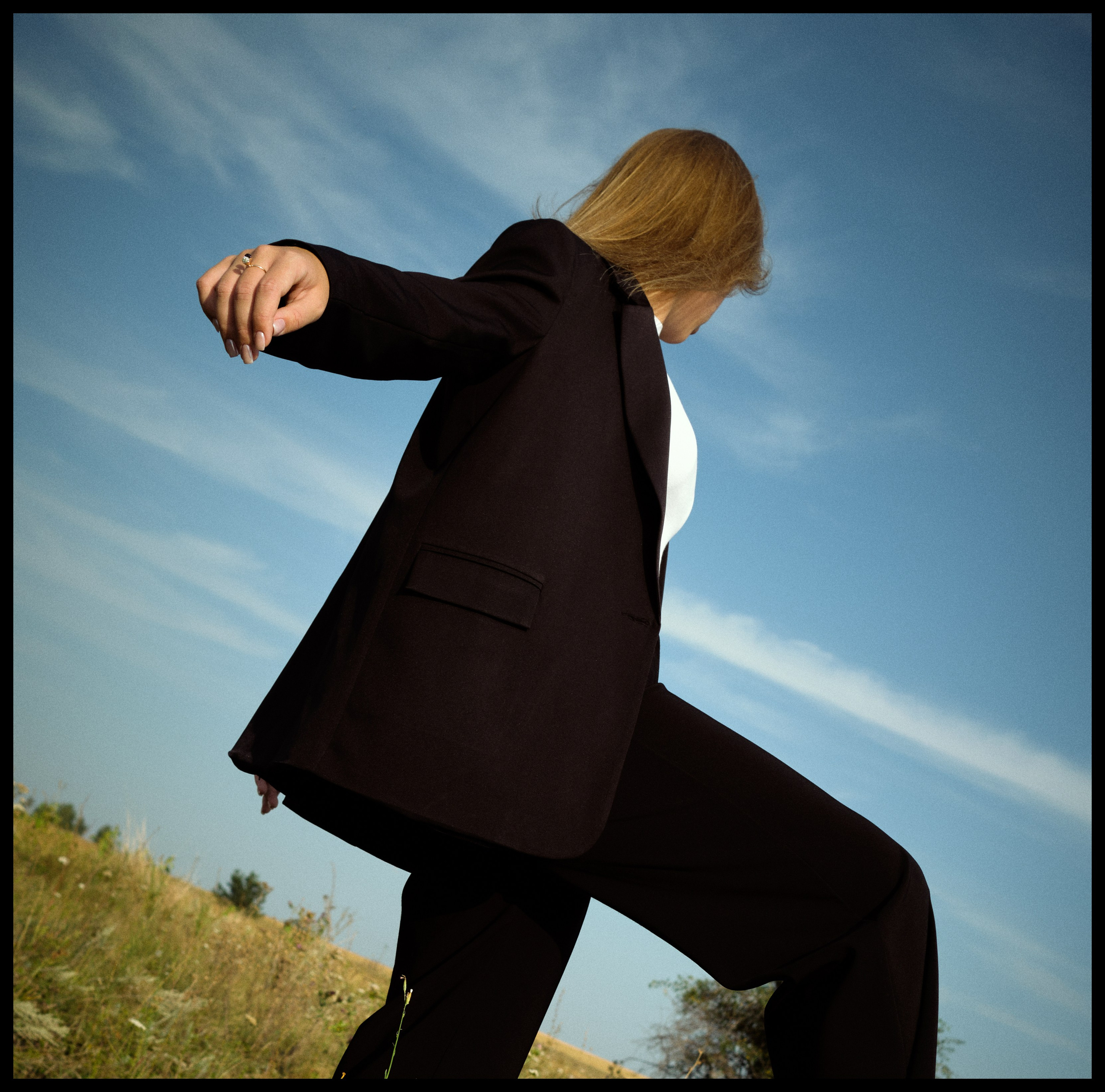 Commercial. Tatienne