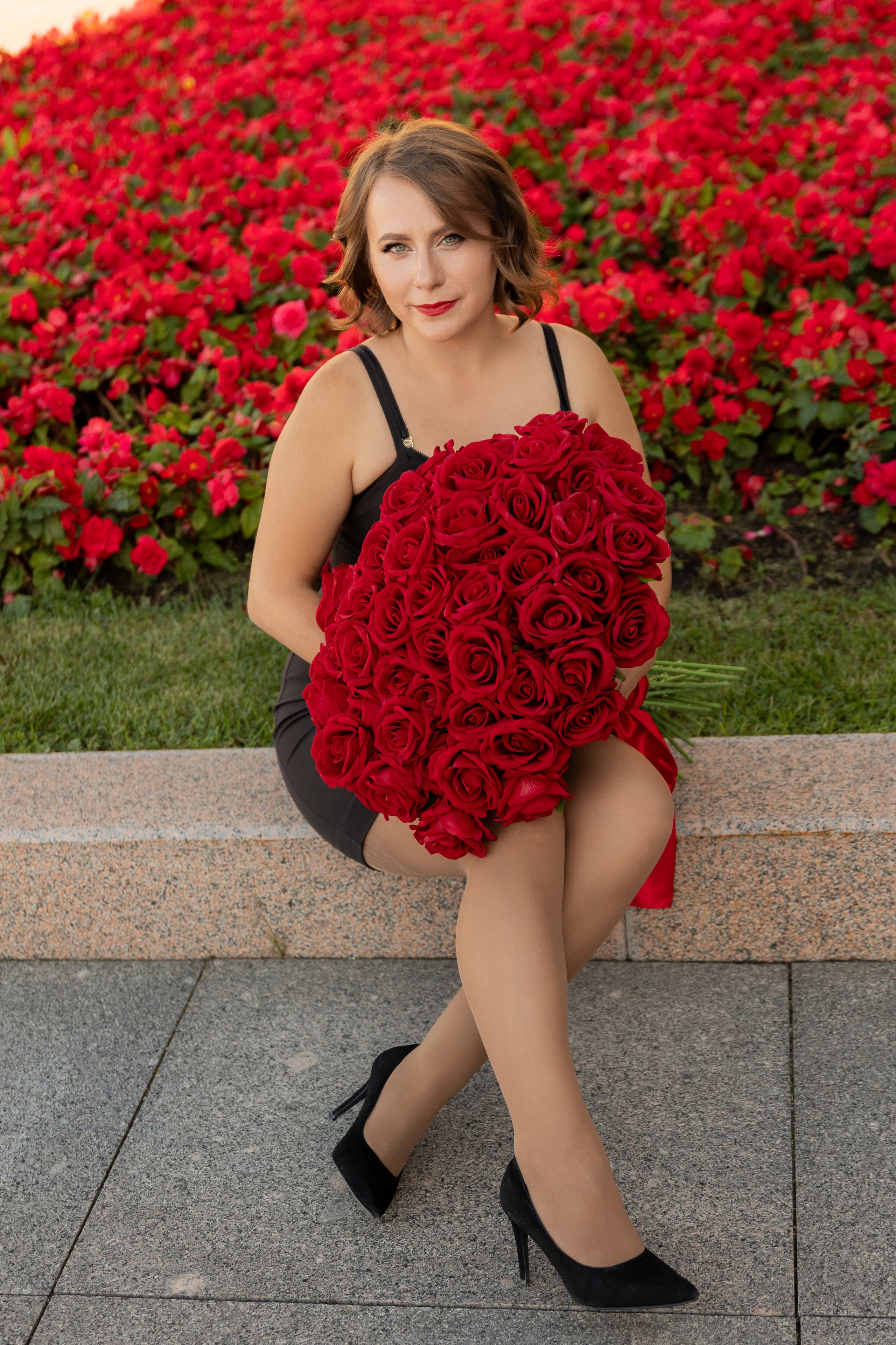 Фотопрогулка в центре с букетом красных роз. Семейный и свадебный фотограф в Санкт-Петербурге Татьяна Швыкова