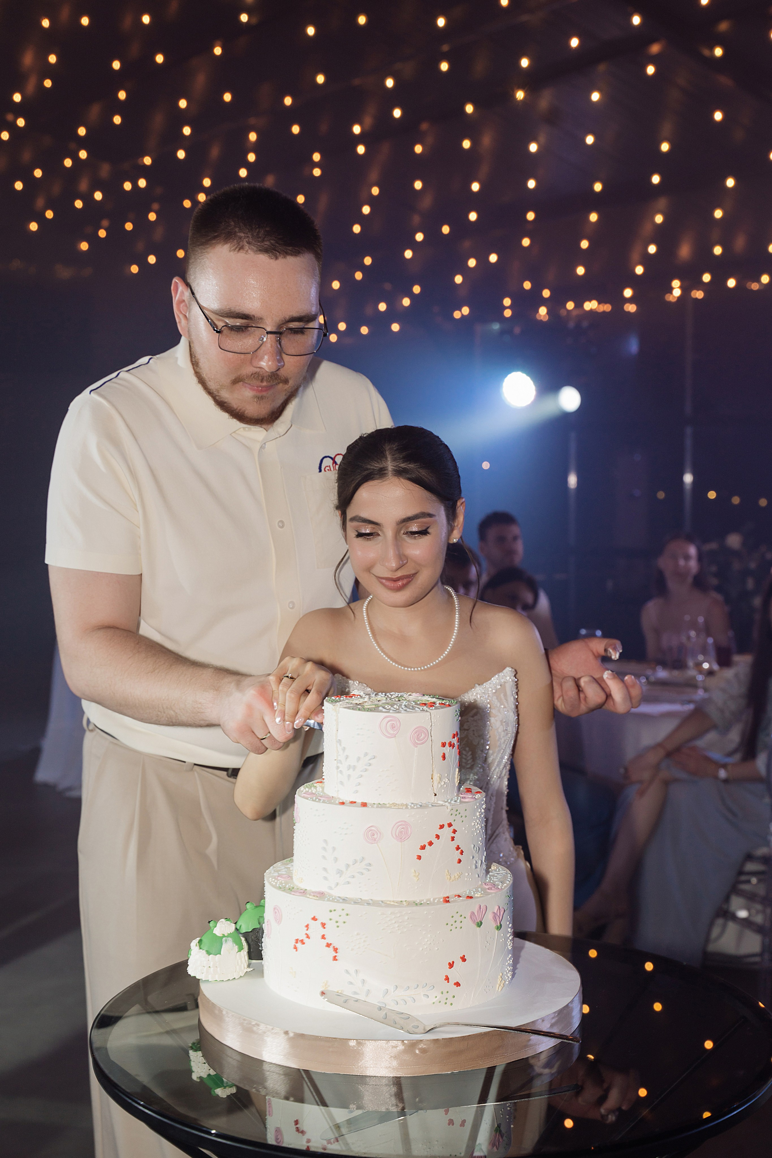 Иван и Изабелла «Веранда Отрадное». Свадебный фотограф