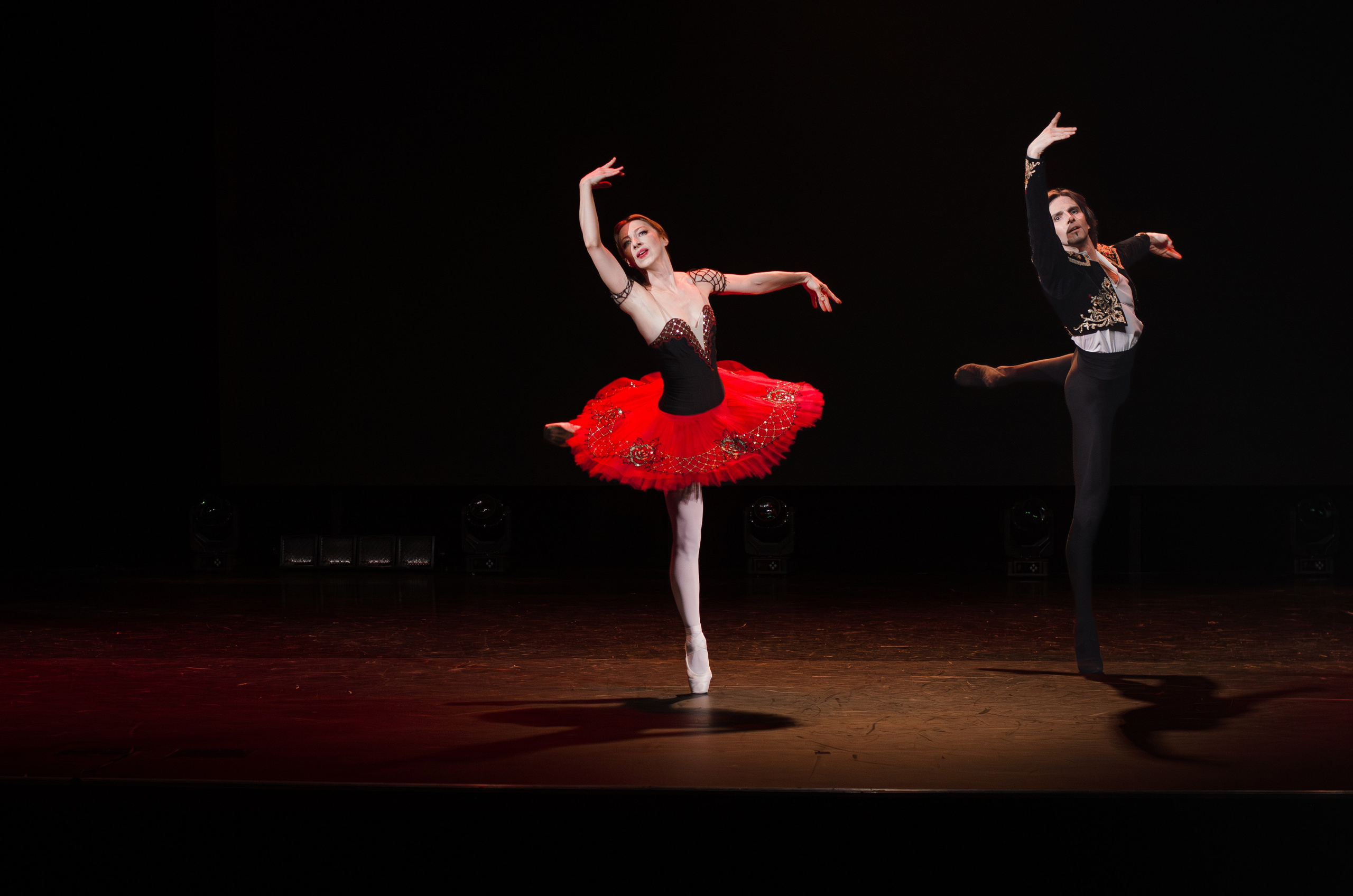 Гала-концерт Всероссийского фестиваля любительского балета Aurora PRIX — 2025. Портретный и репортажный фотограф в Санкт-Петербурге Варвара Жукова