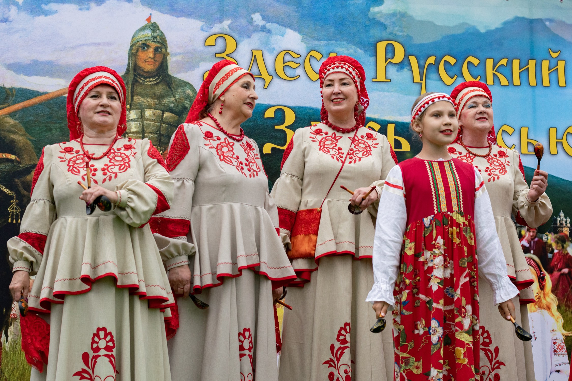 Антон Курдюмов фотограф в Хабаровске Рина Курдюмова фото27 foto27 Антон Дорофеев репортажный репортаж документалист Тони и Рина фотосоздатели День молодежи по-русски Хабаровск кинотеатр